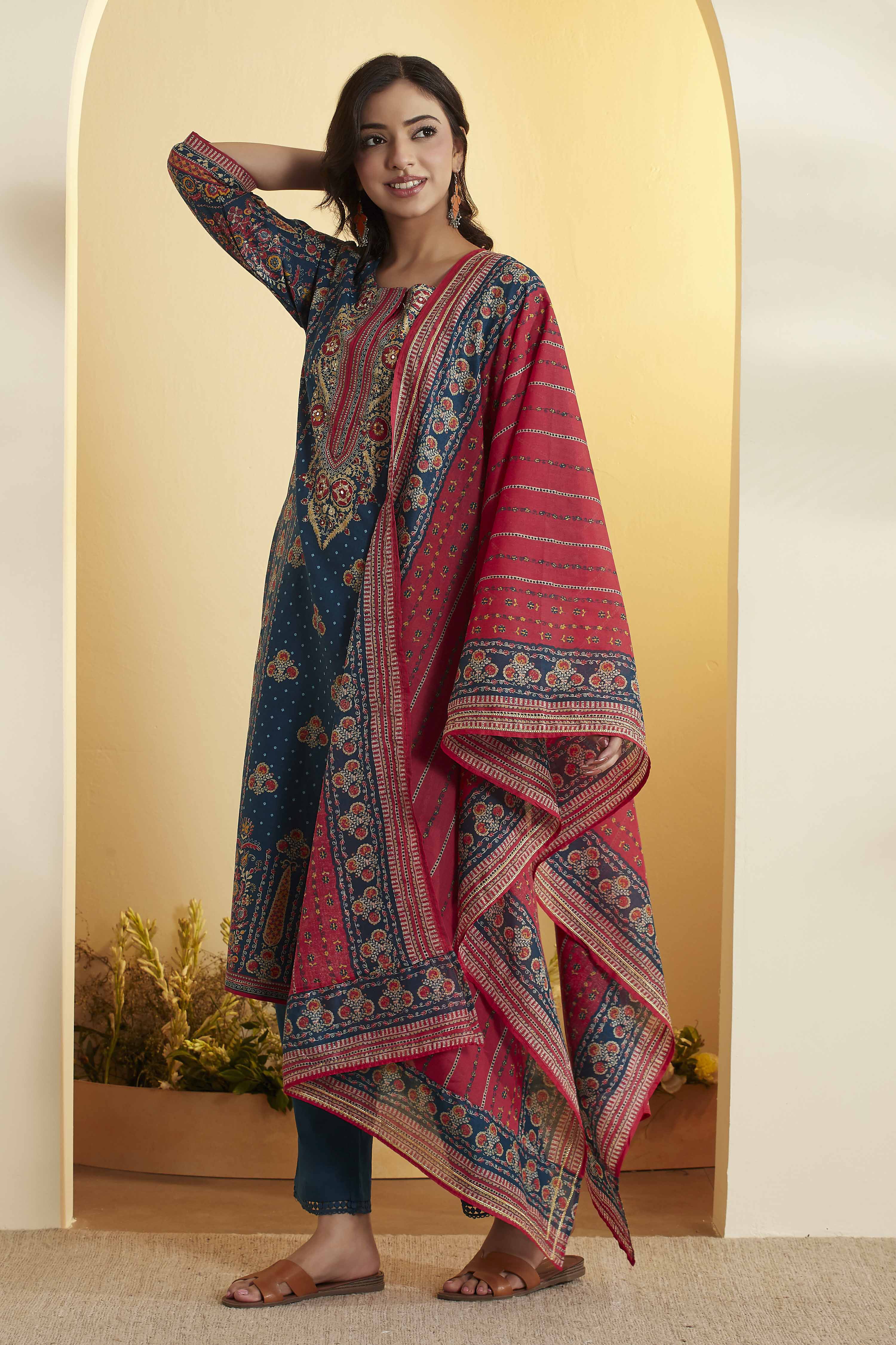Beige & Red Cotton Printed Straight Kurta image number 3