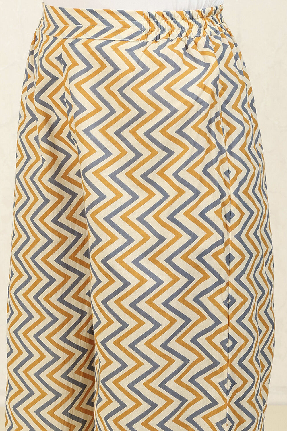 Pink Cotton Printed Unstitched Suit Set image number 3