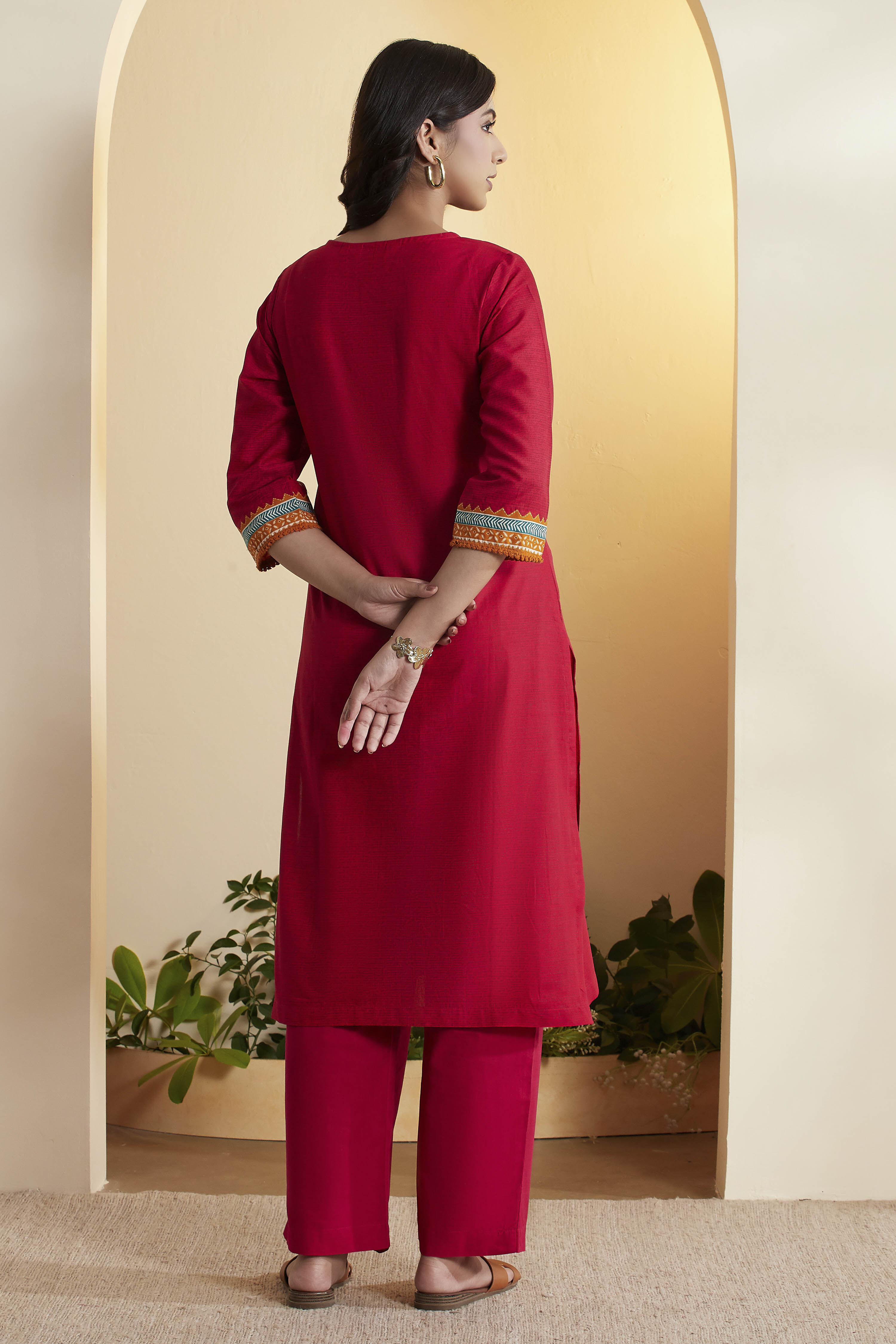 Red Cotton Yoke Printed Straight Kurta image number 4