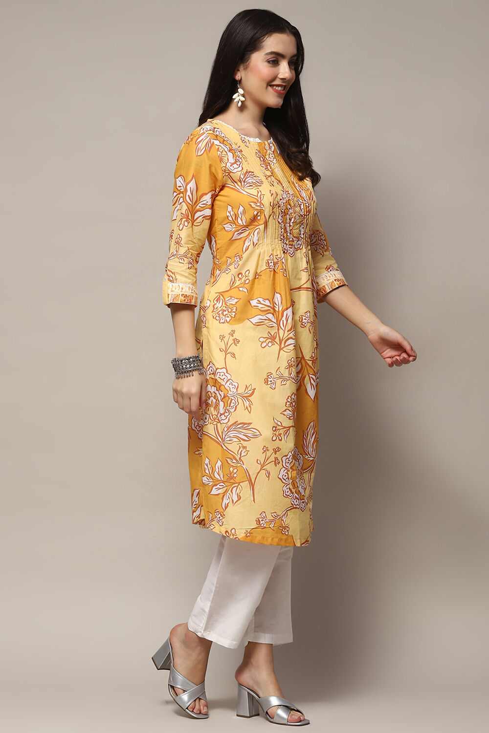 Yellow Cotton Straight Kurta image number 4