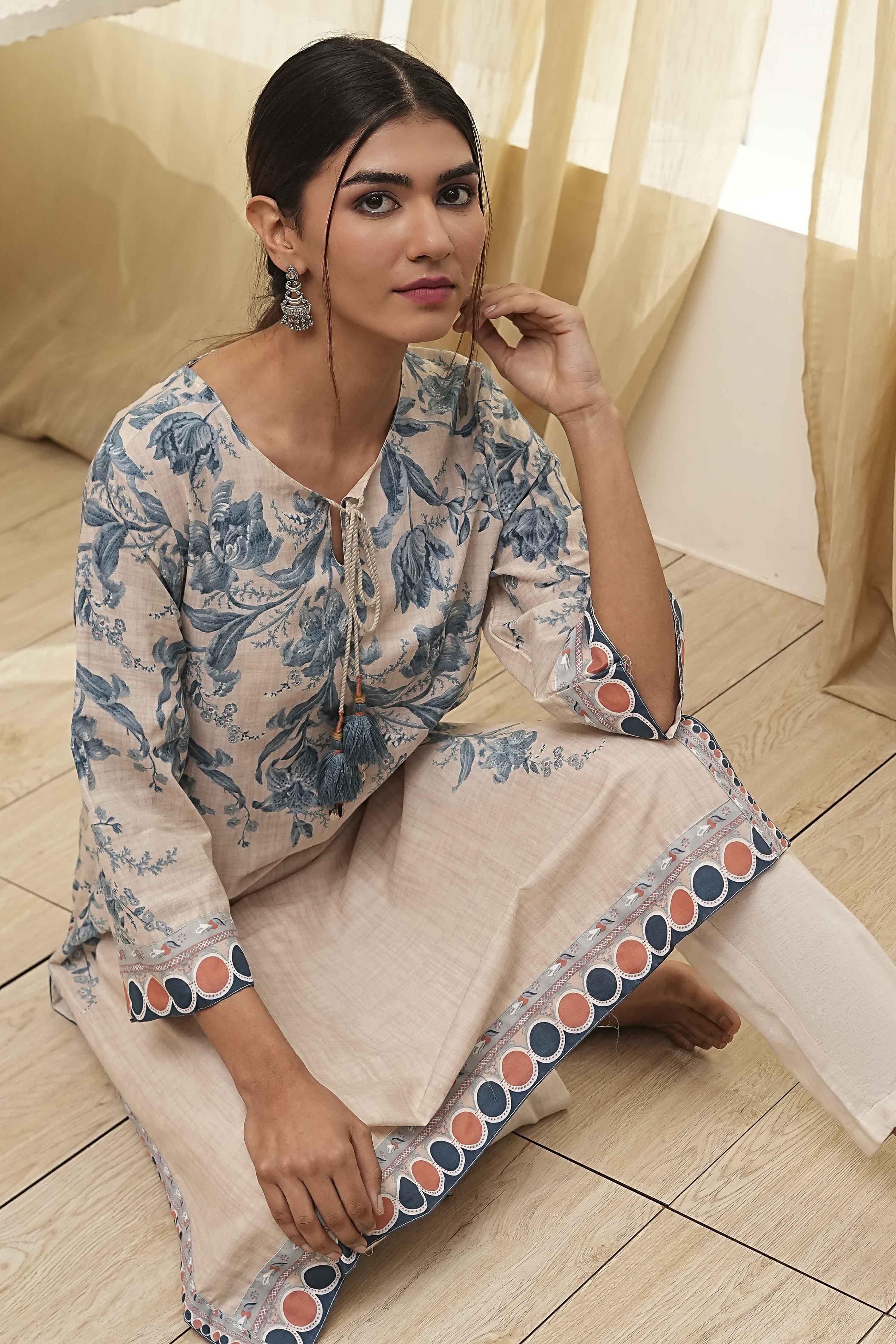 Beige and Blue Cotton Floral Straight Kurta image number 5