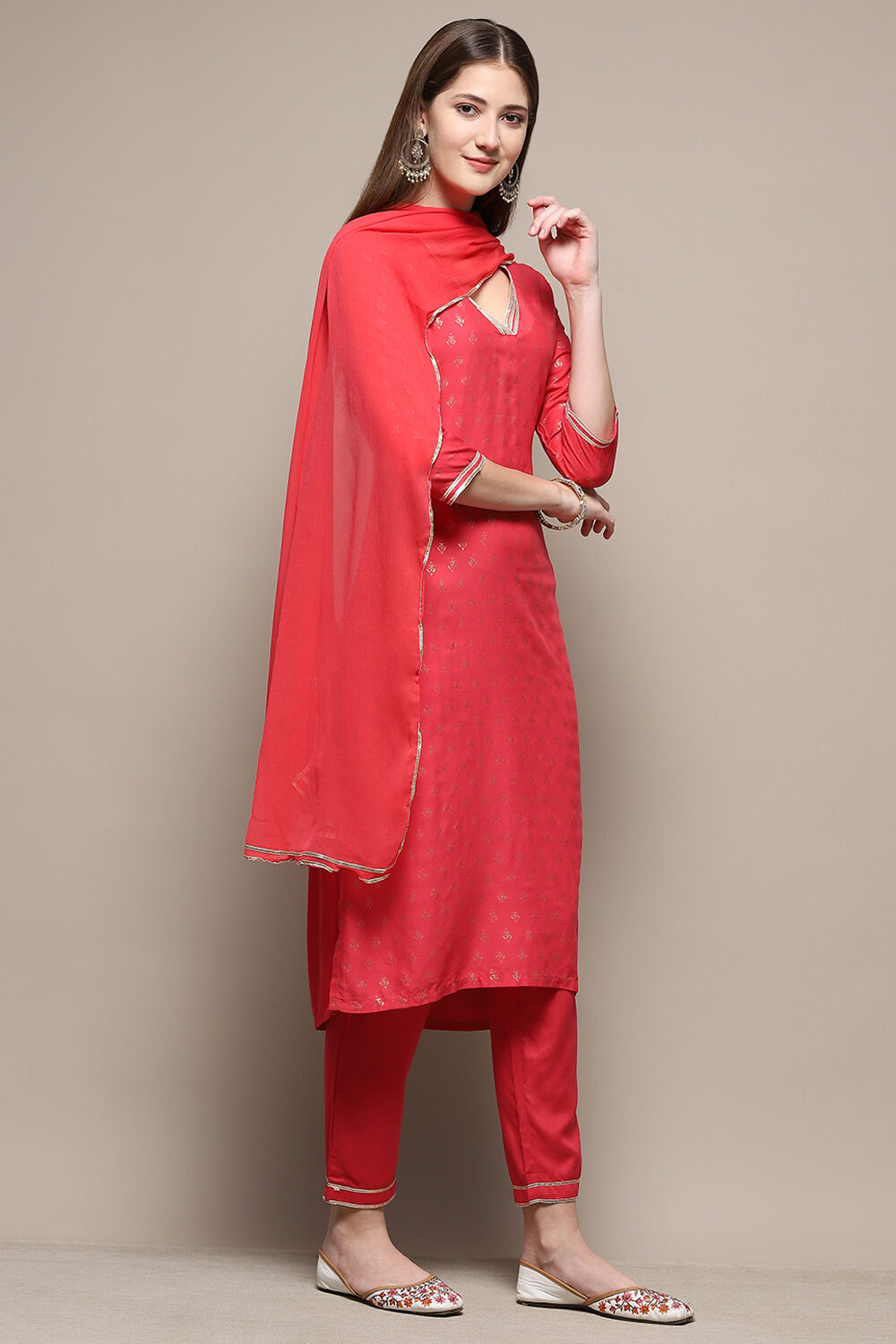 Fuschia Rayon Straight Kurta Pant Suit Set image number 6