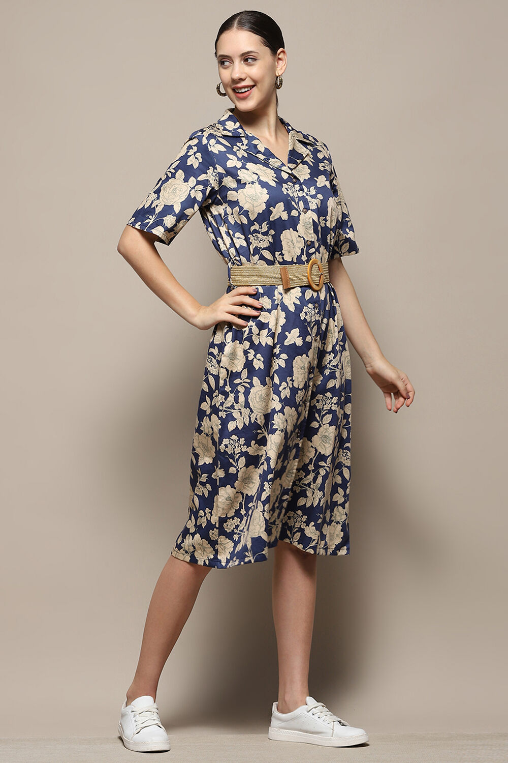 Dark Green Pure Cotton Floral Printed Straight Dress image number 5