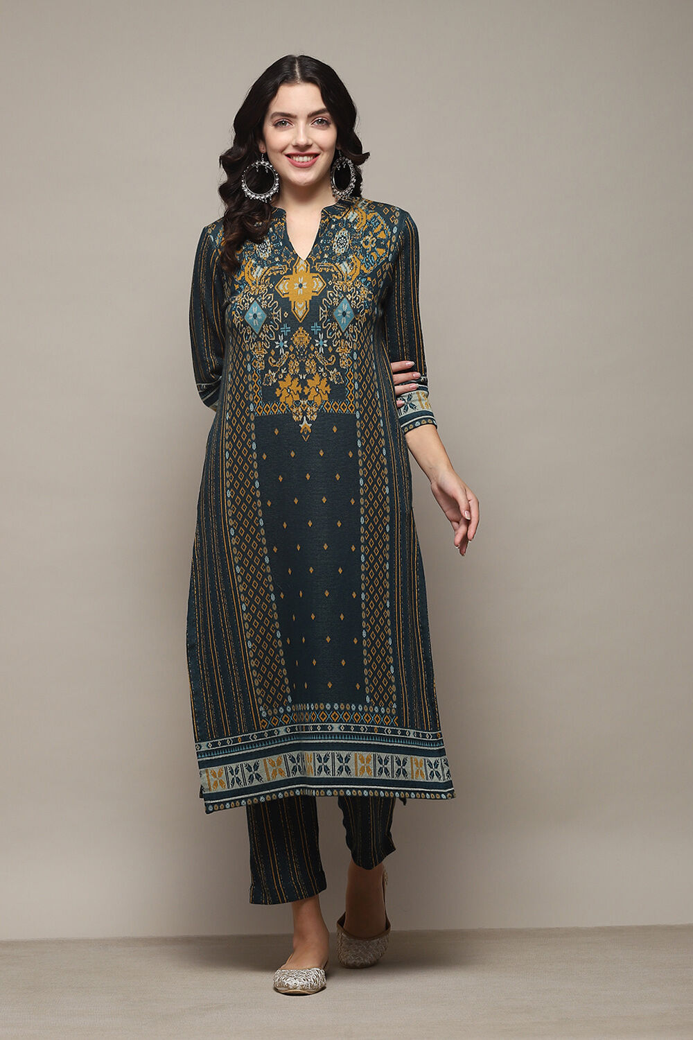 Green Cotton Blend Straight Yarndyed 2 Piece Set image number 6