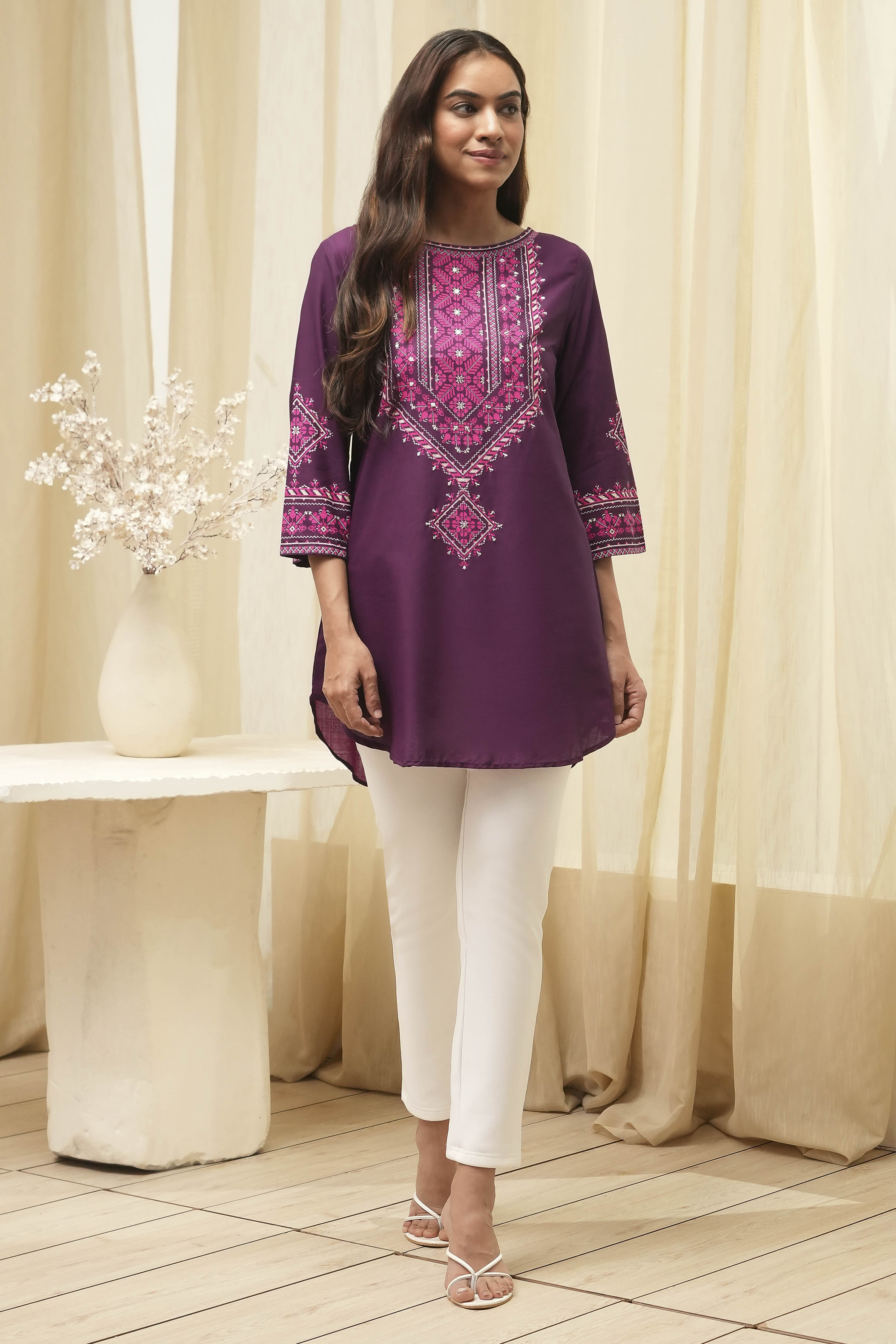 Purple Printed Straight Short Kurta image number 6