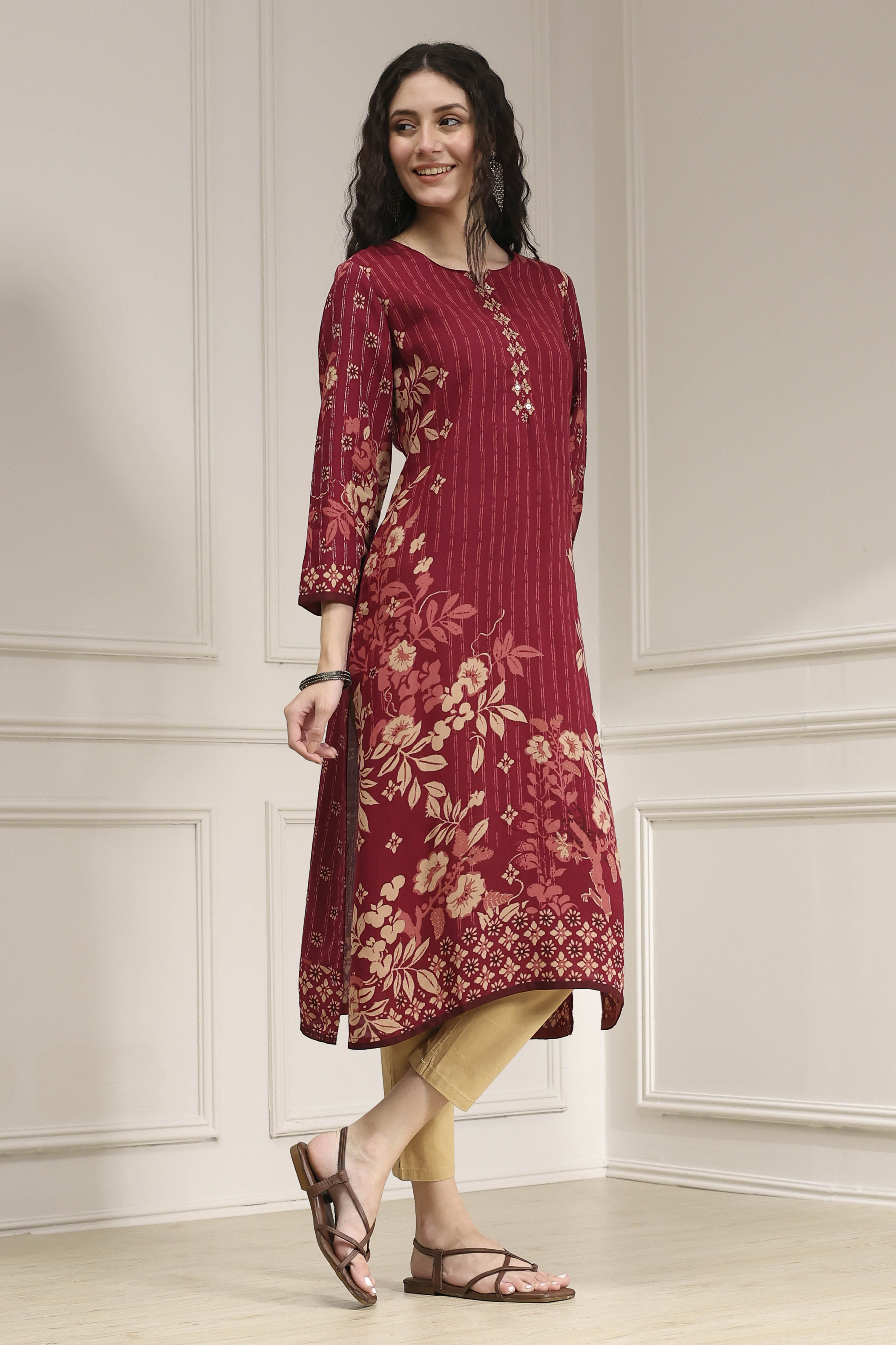 Berry Maroon Printed Straight Kurta image number 4