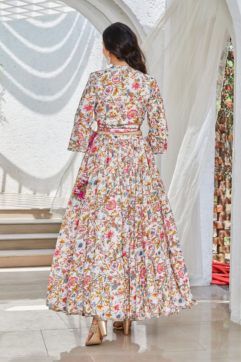 Off-White & Pink Floral Printed Flared Lehenga Set image number 3
