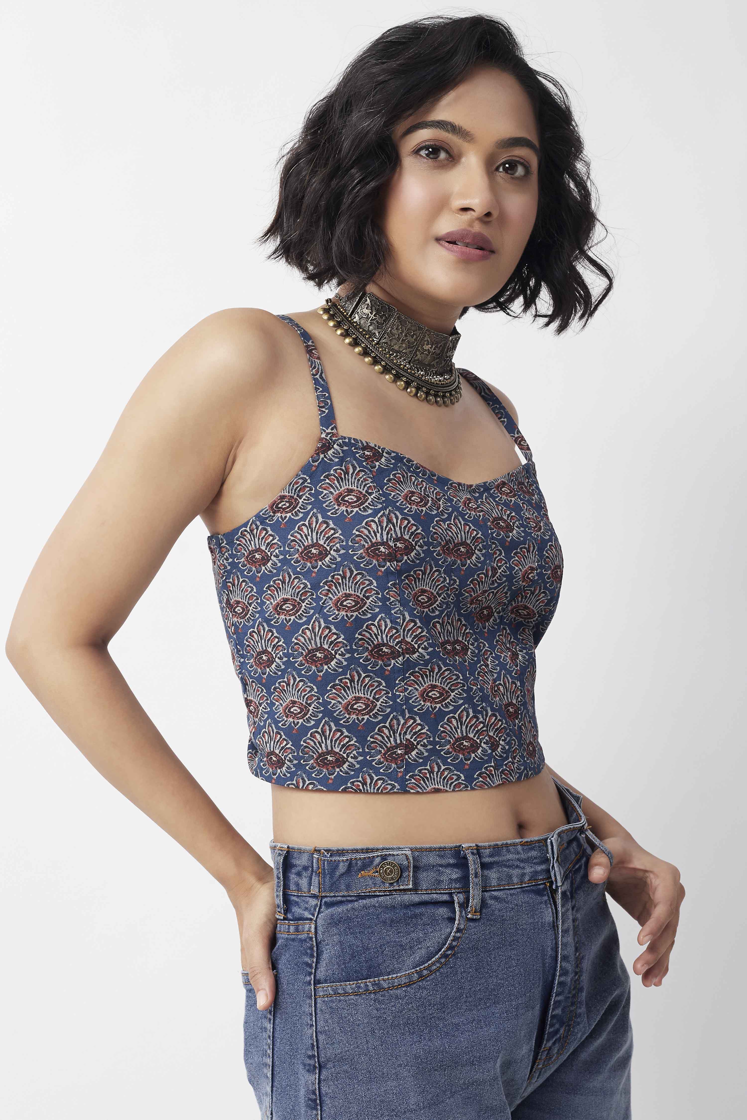 Navy Blue Cotton Floral Printed Fitted Crop Top image number 4