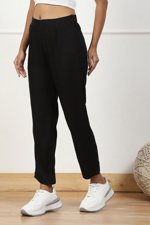 Black Solid Mid-Rise Regular Pants image number 2