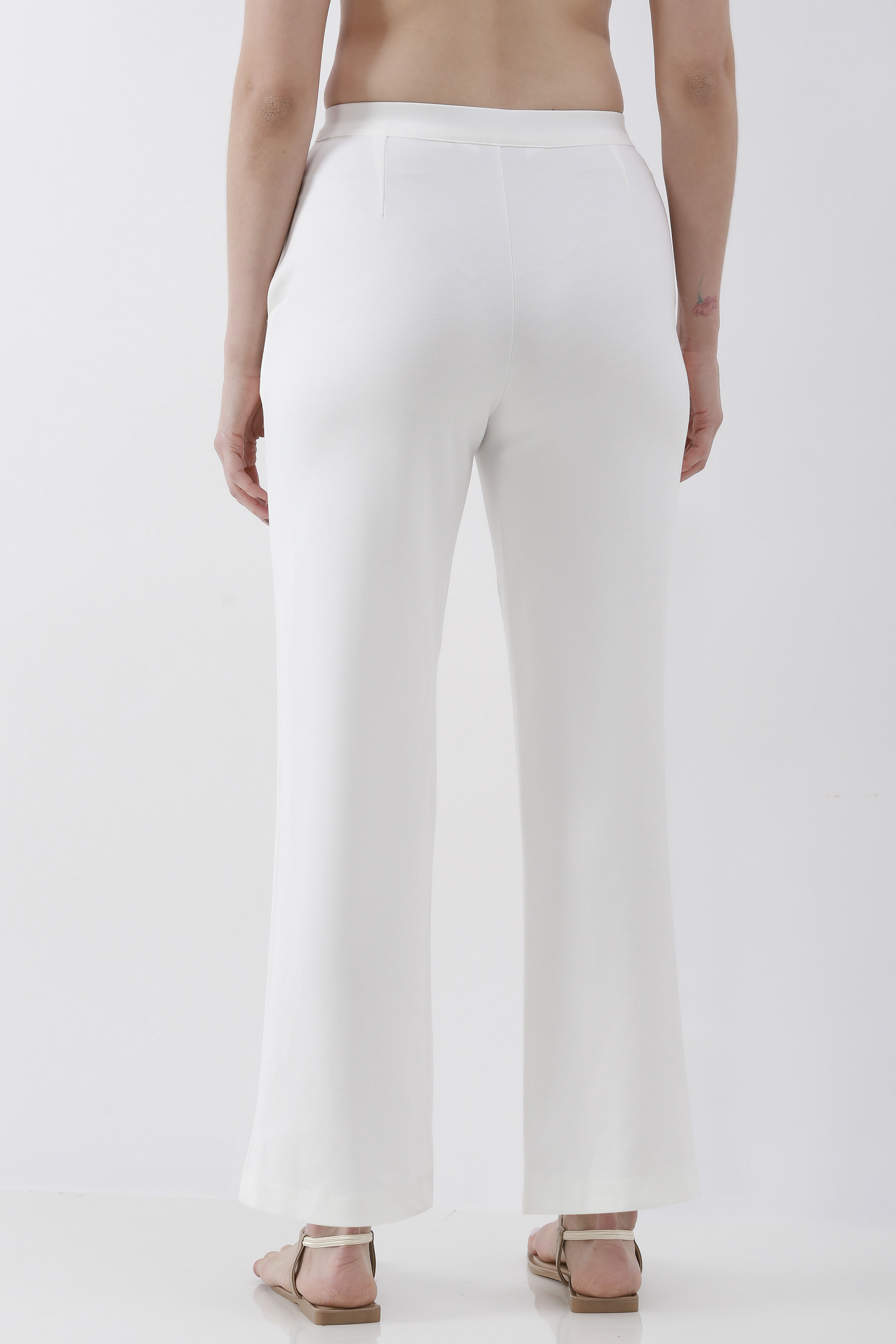 White Solid Wide Leg Pants image number 5