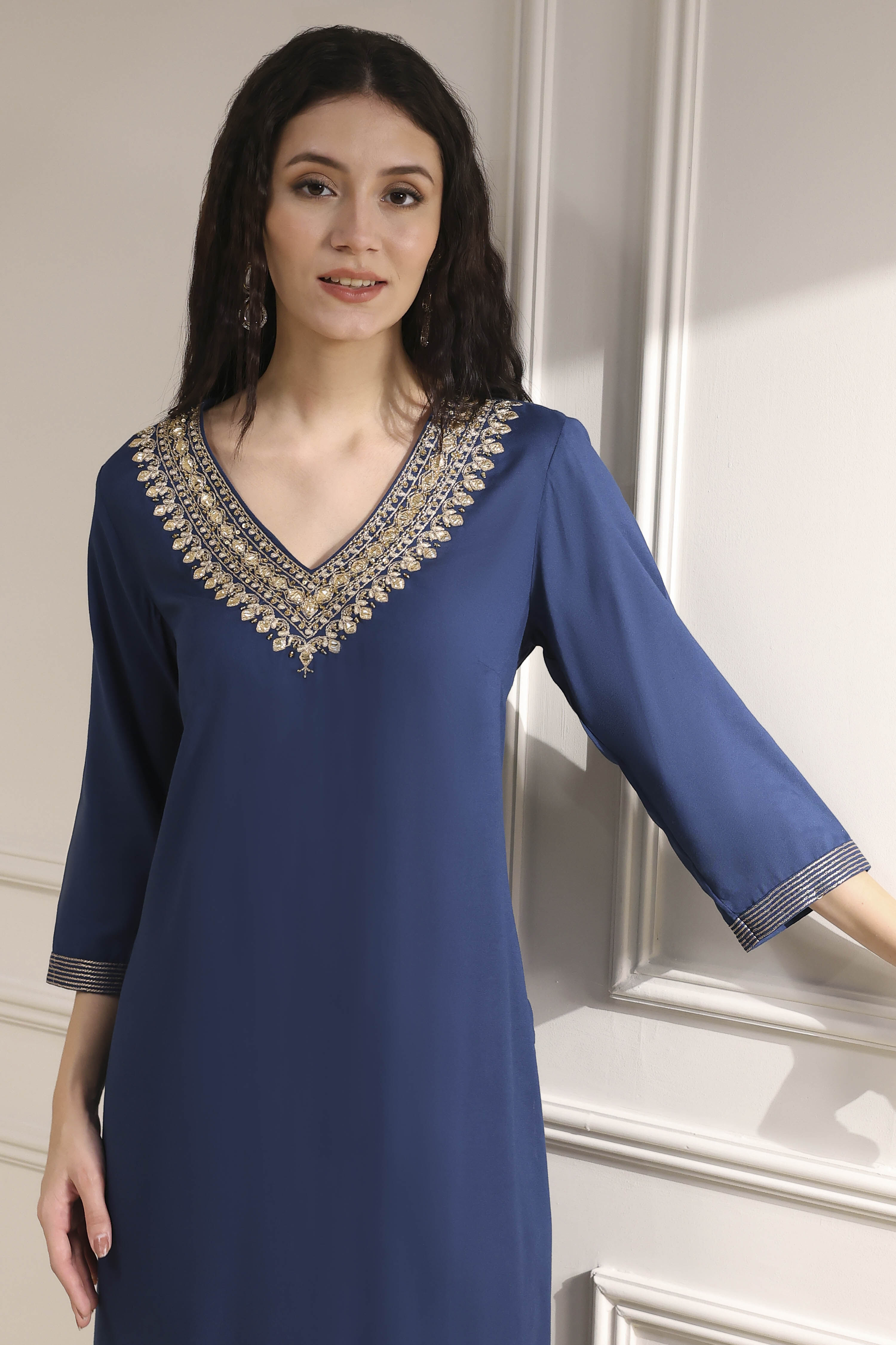 Red Solid Straight Kurta image number 1