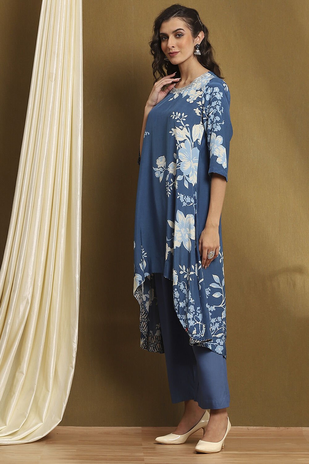 Indigo Modal Floral Printed Asymmetric Kurta Set image number 3
