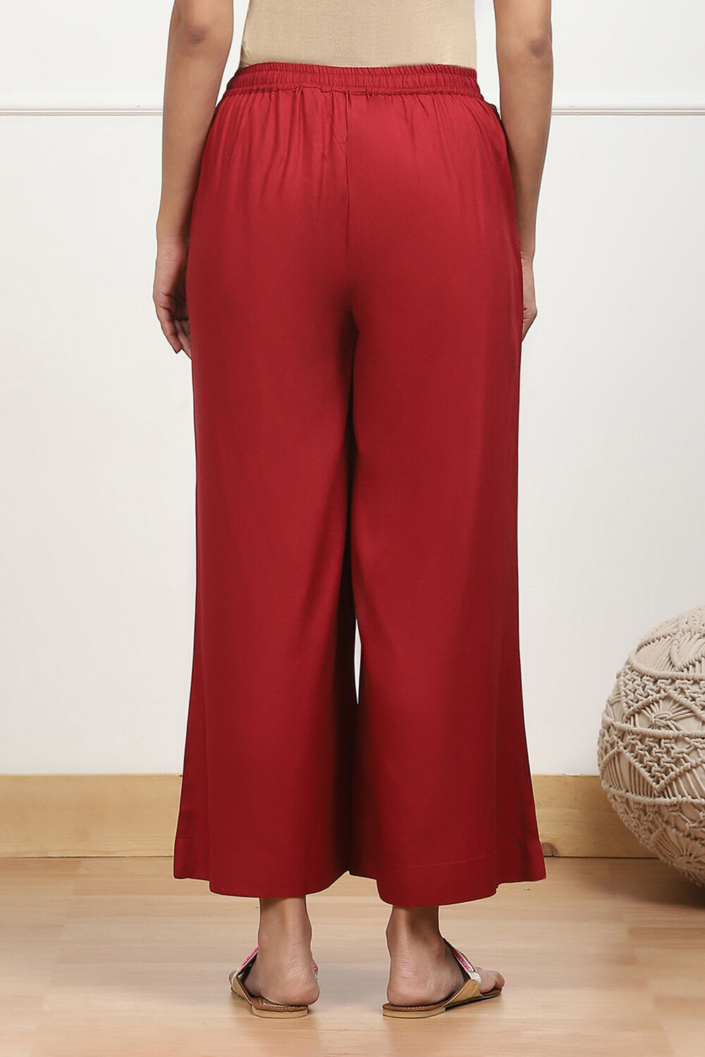 Maroon Viscose Solid Straight Palazzo image number 5