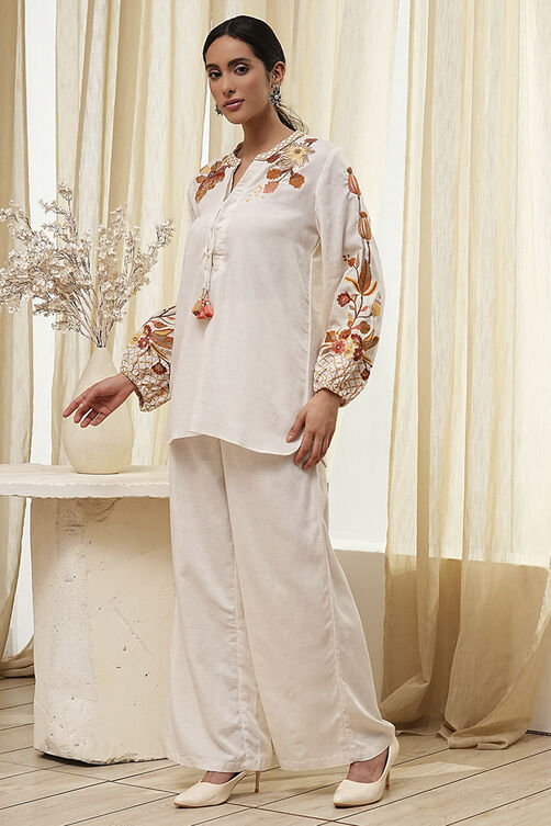 Natural Viscose Blend Straight Embroidered Fusion Set image number 3