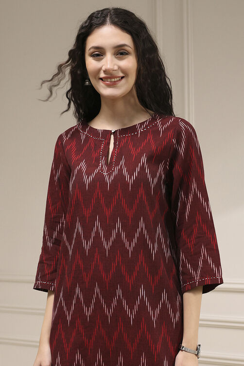 Maroon Cotton Ikat Straight Kurta image number 1