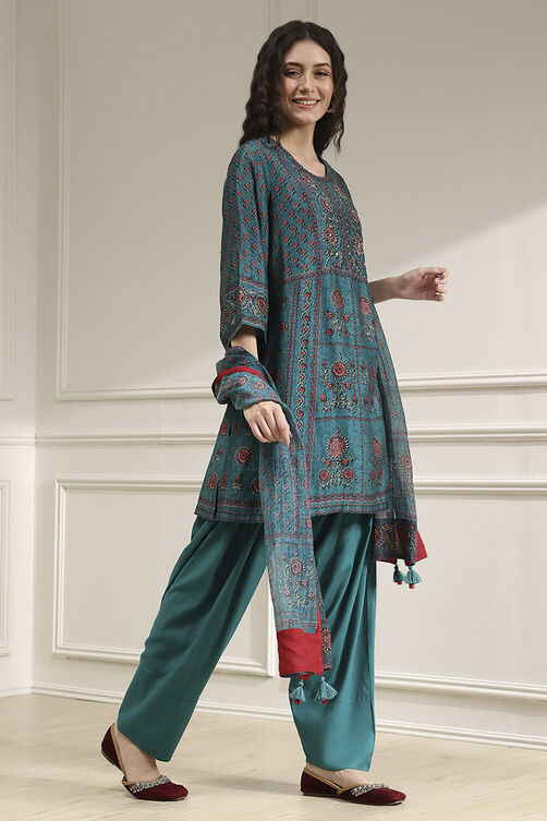Brown Printed Straight Suit Set image number 5