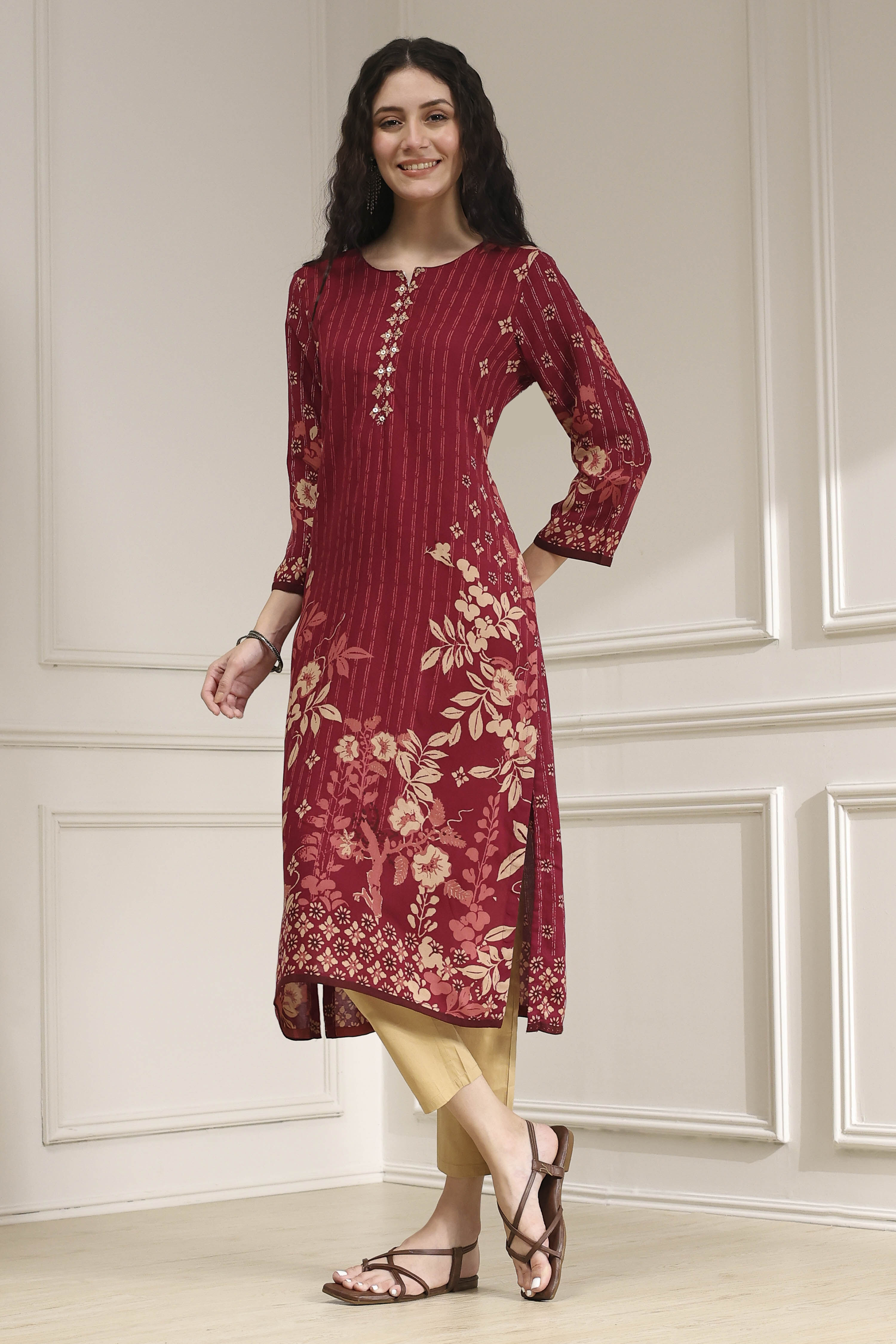 Berry Maroon Printed Straight Kurta image number 2