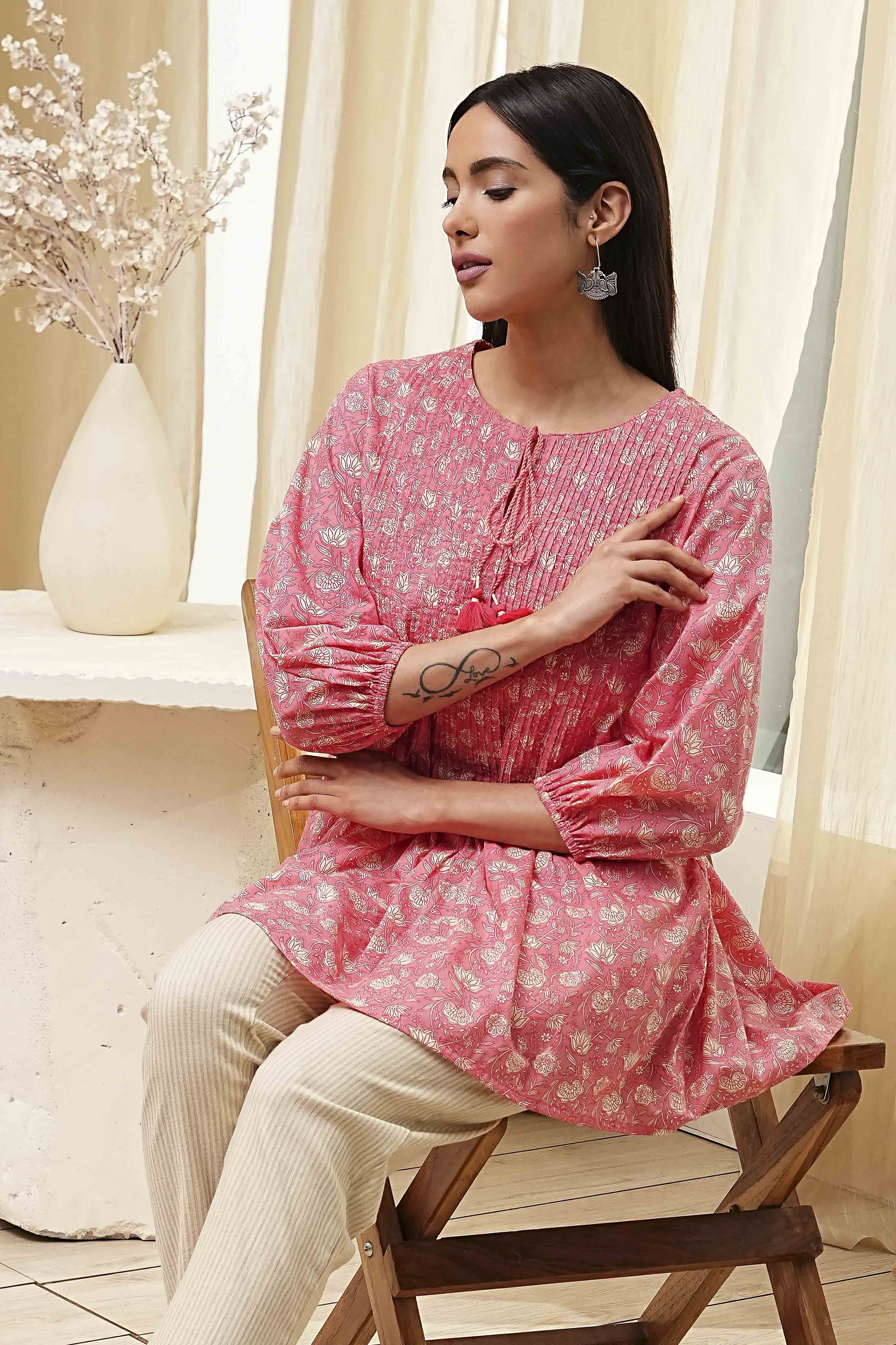 Coral Cotton Pleated Short Kurta image number 6
