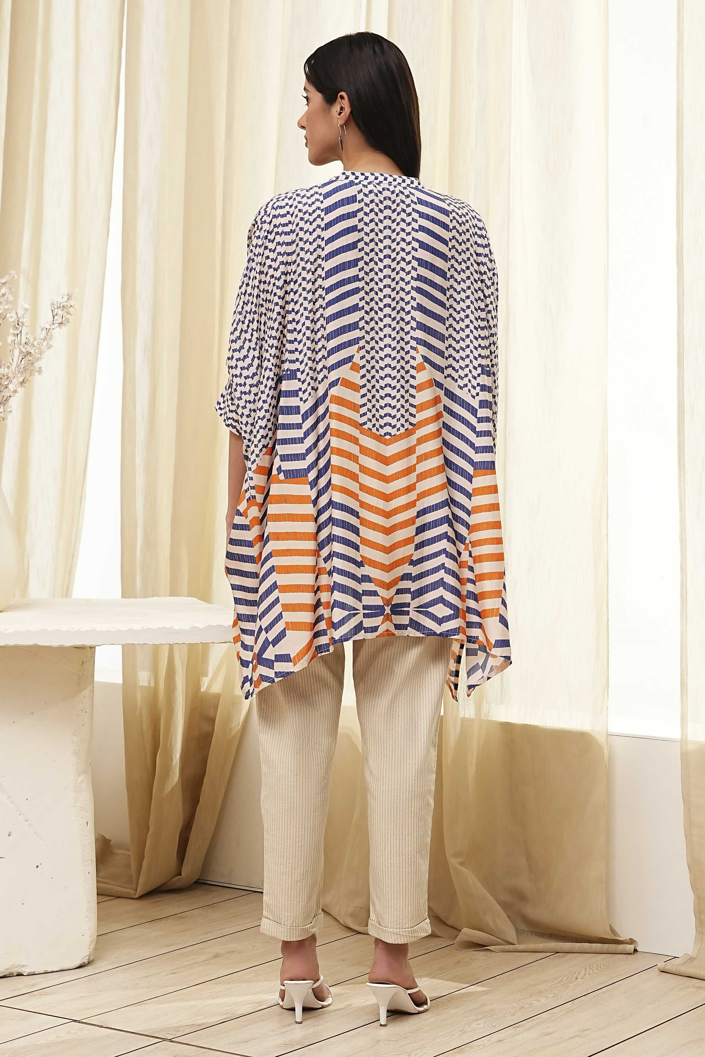 Blue and White Printed Kaftan Short Kurta image number 3