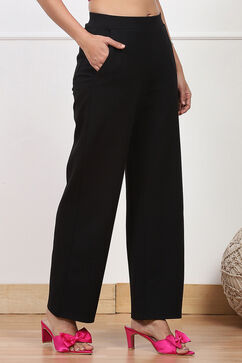 Black Solid Relaxed Fit Pants image number 4