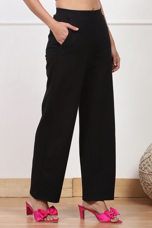 Black Solid Relaxed Fit Pants image number 4