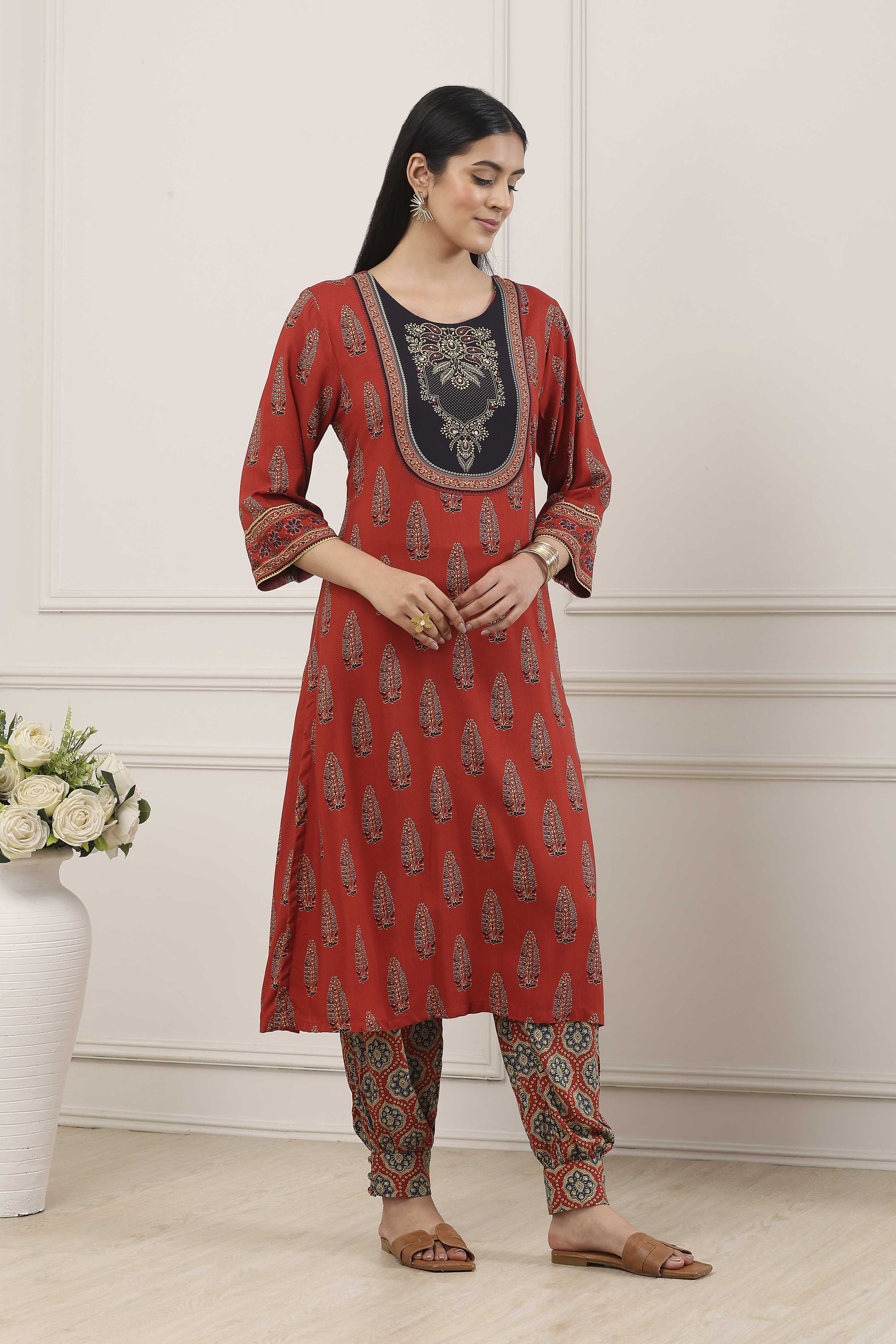 Brown Viscose Rayon Straight Kurta Pants Set image number 5