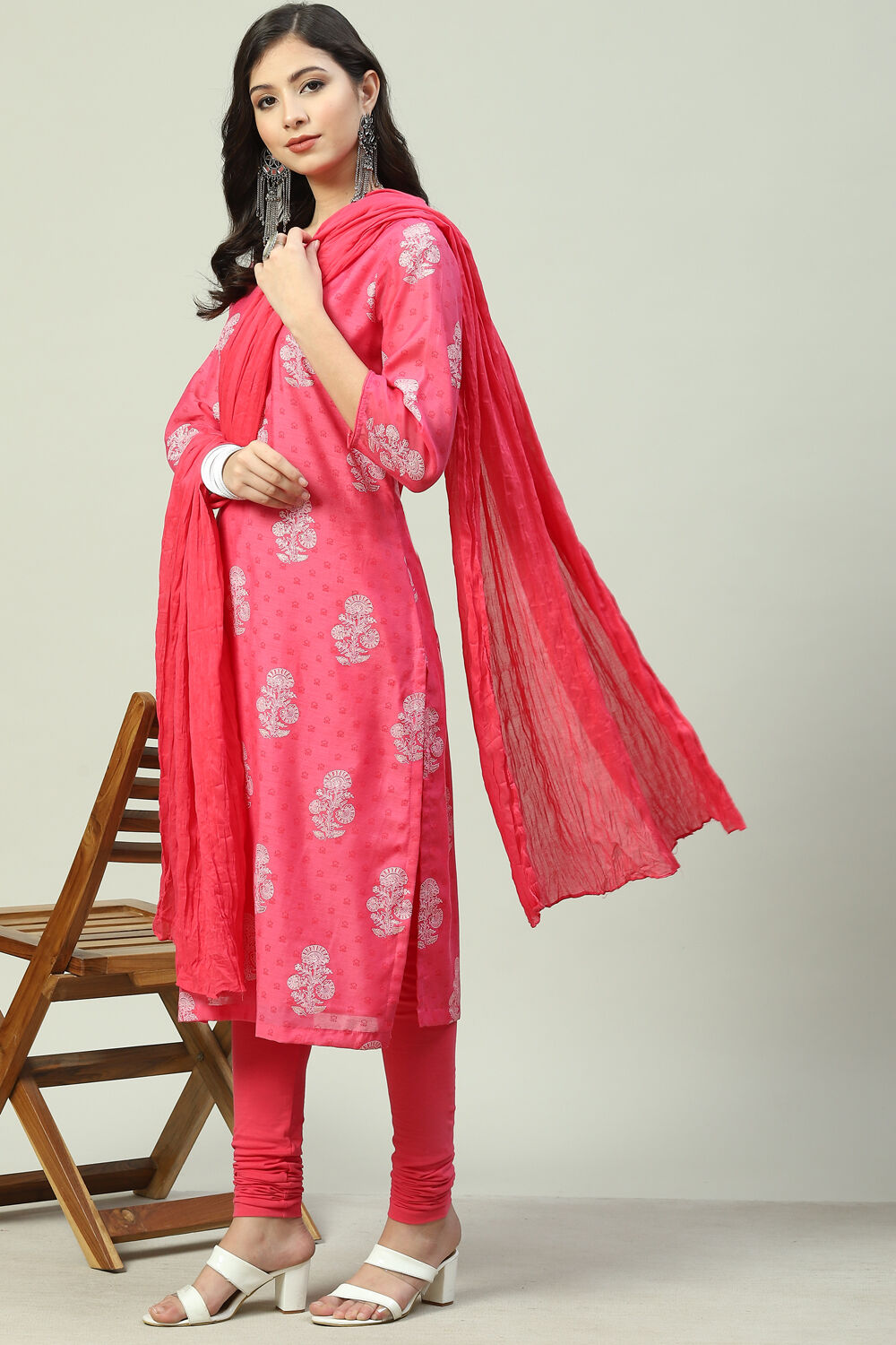 Peach Straight Kurta Churidar Suit Set image number 6
