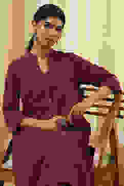 Burgundy Cotton Blend Solid Straight Kurta image number 0