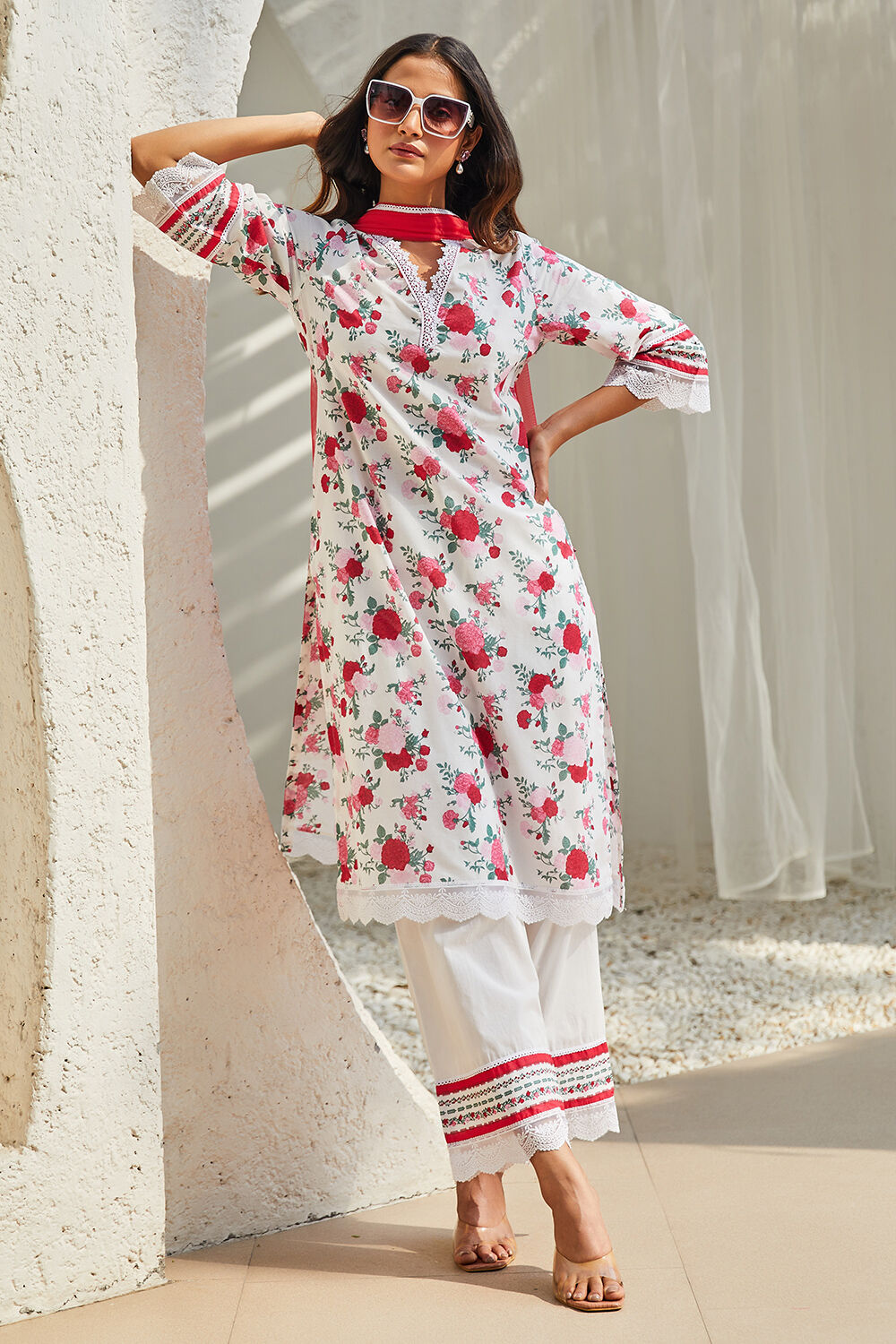 Off-White Cotton Printed Kurta & Palazzo Suit Set image number 9