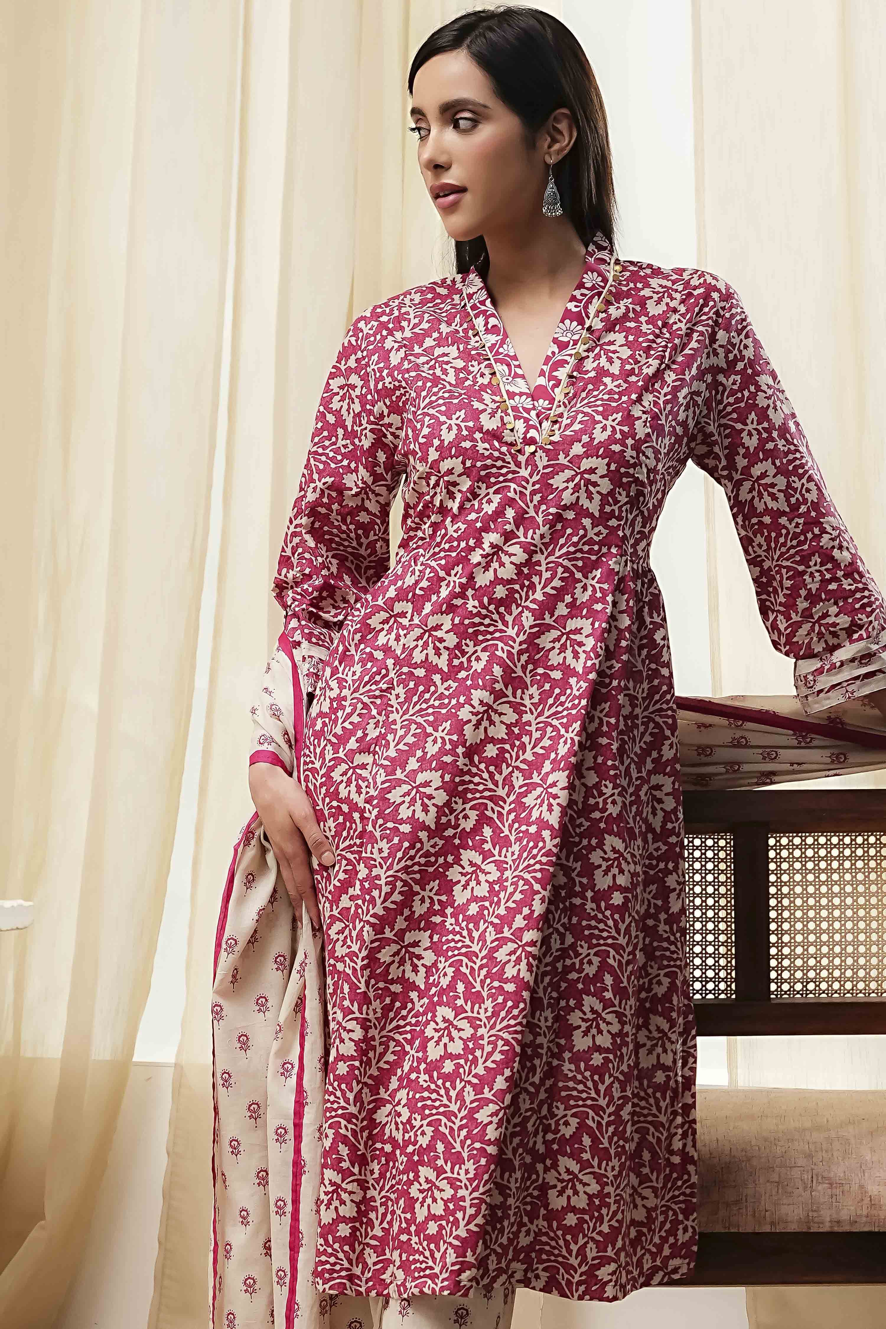 Red Cotton Printed Gathered Suit Set image number 7