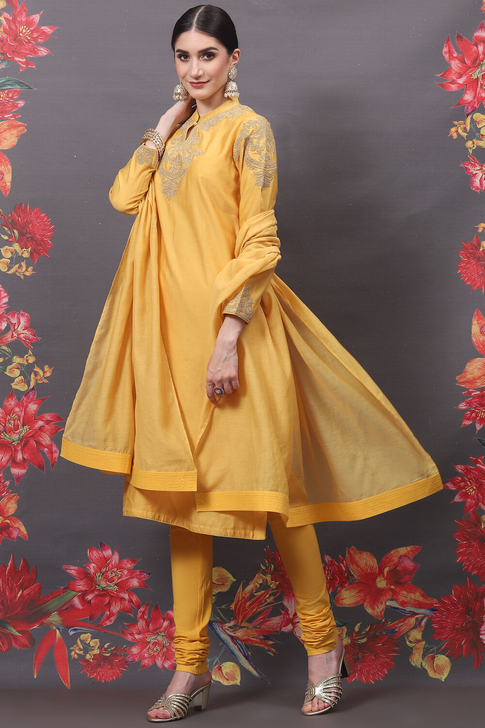 Yellow Cotton Silk Straight Embroidered Suit Set image number 0