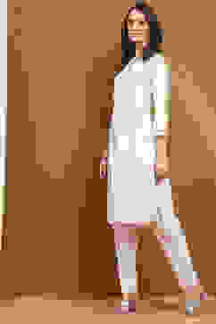 White Cotton Blend Solid Straight Kurta image number 2