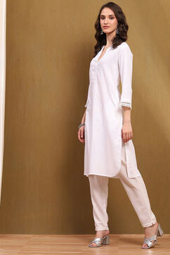 White Cotton Blend Solid Straight Kurta image number 2