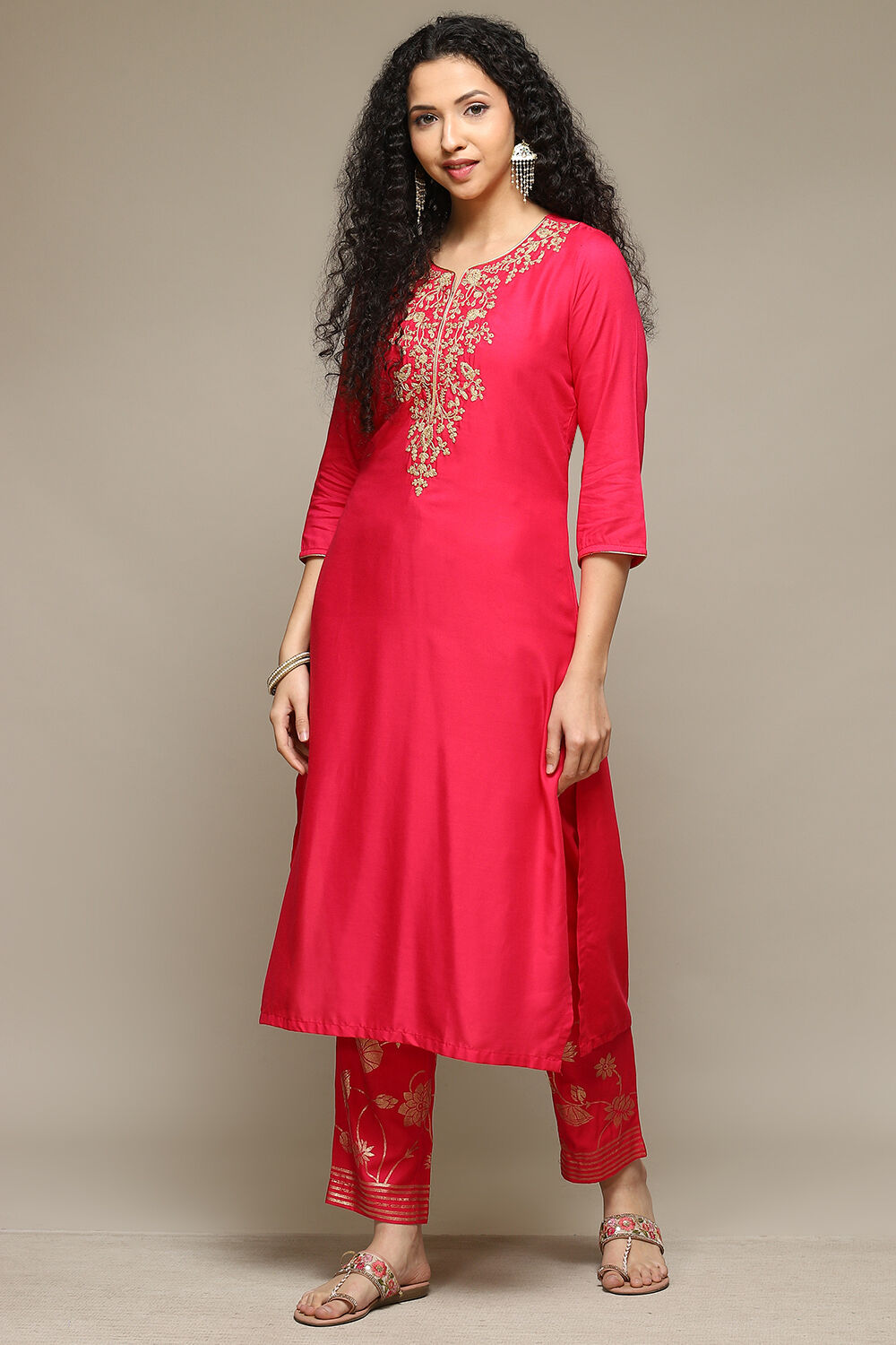 Sap Green Embroidered Straight Kurta Set image number 3