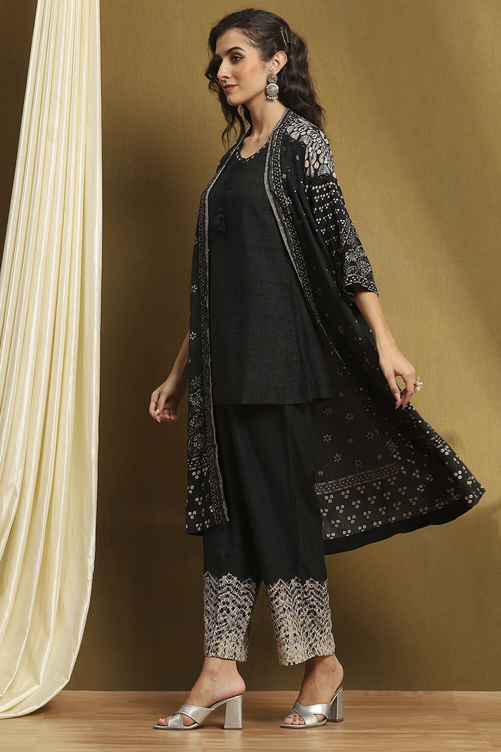 Black Printed Fusion Co-ord Set image number 3