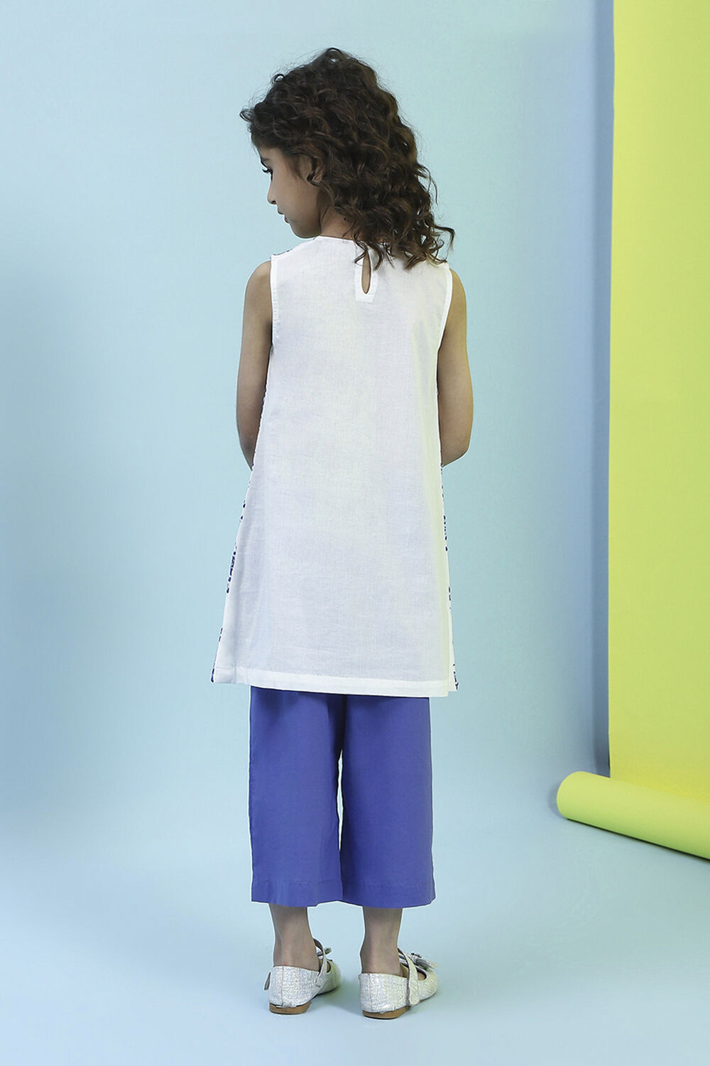 White and Blue Cotton Embroidered Straight Kurta Set image number 4