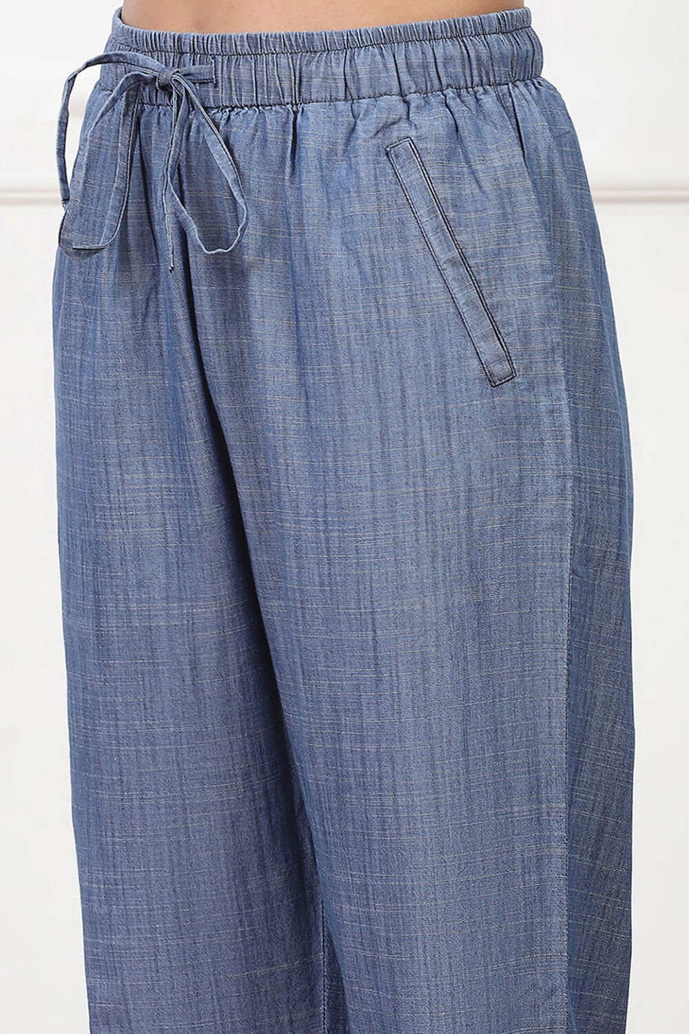 Blue Solid Denim Relaxed Fit Pants image number 1