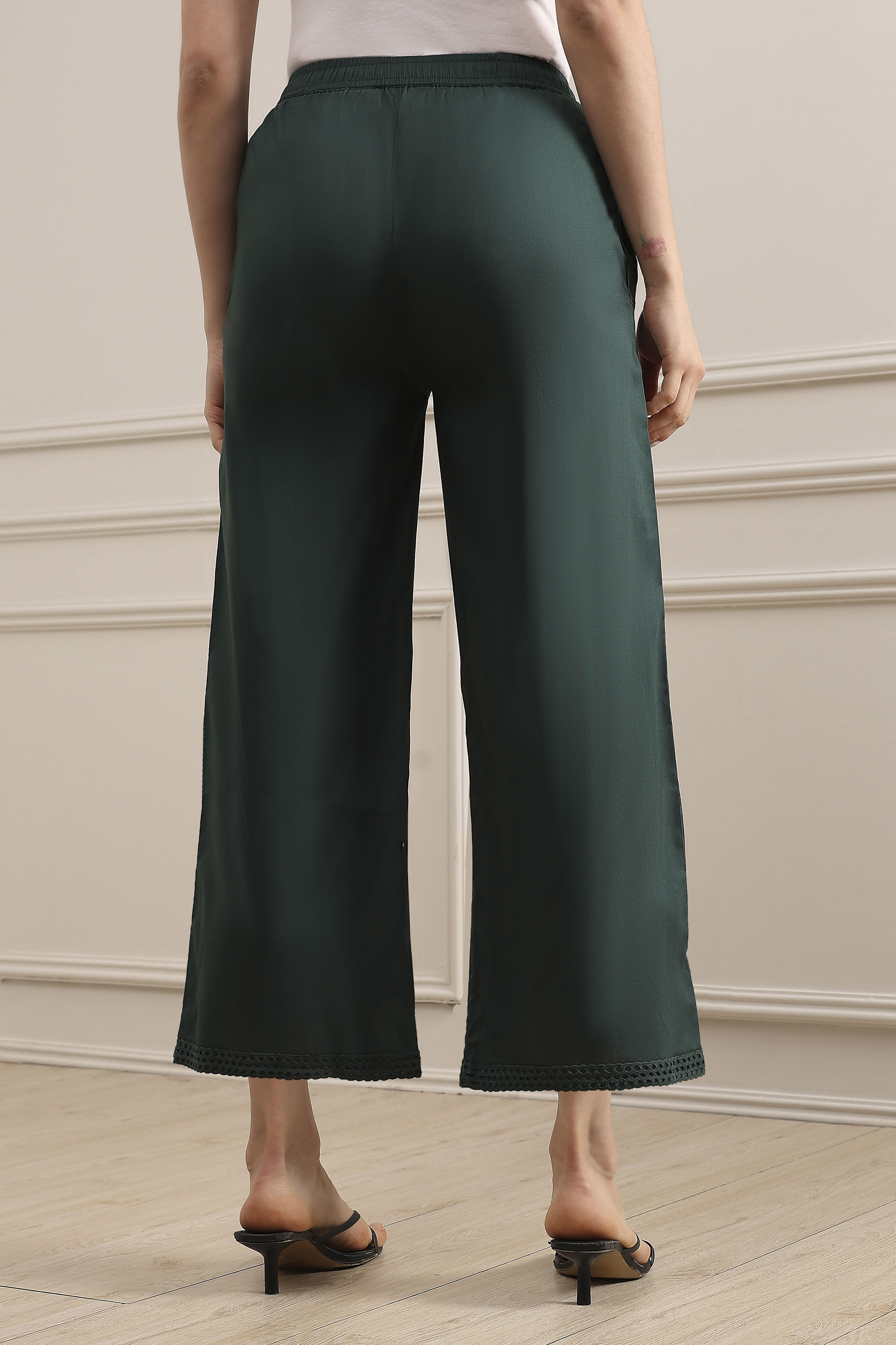 Green Cotton Flared Dyed Palazzo Pants image number 5