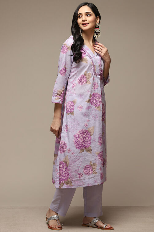 White & Pink Cotton Gathered Kurta Pants Suit Set image number 5