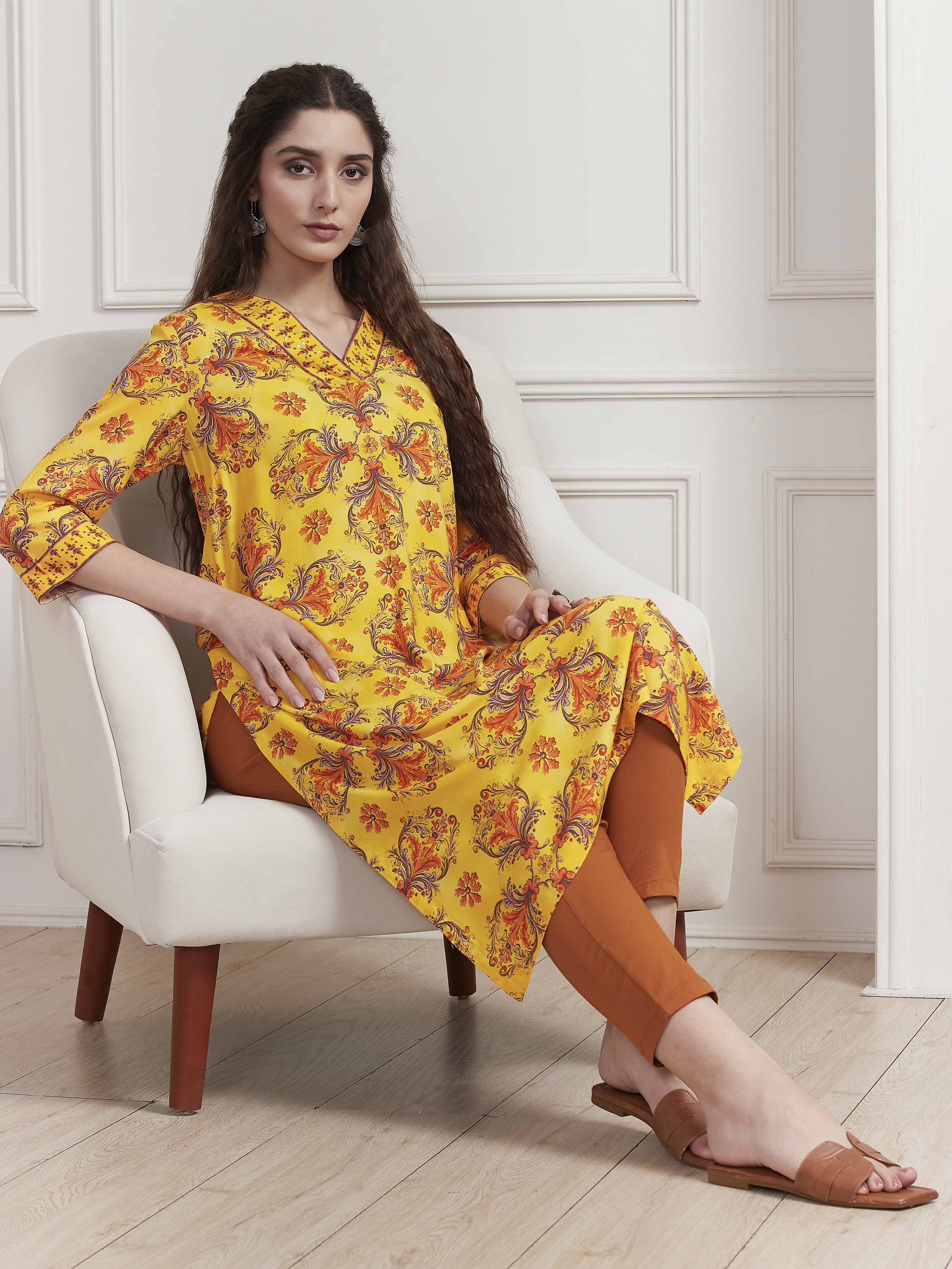 Yellow Floral Printed Straight Kurta image number 0