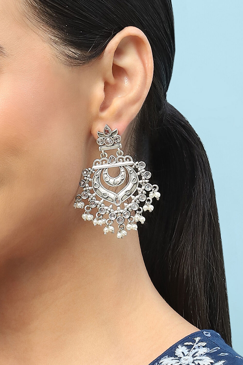 White Brass earrings image number 1