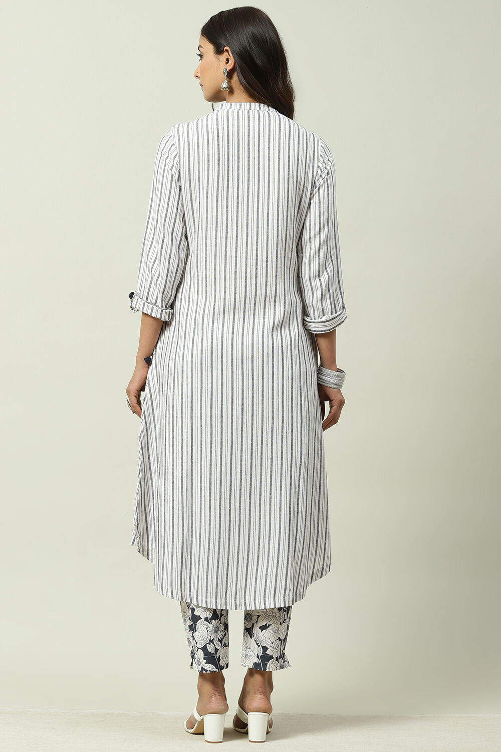 White Blue Cotton Asymmetric Kurta Set image number 4