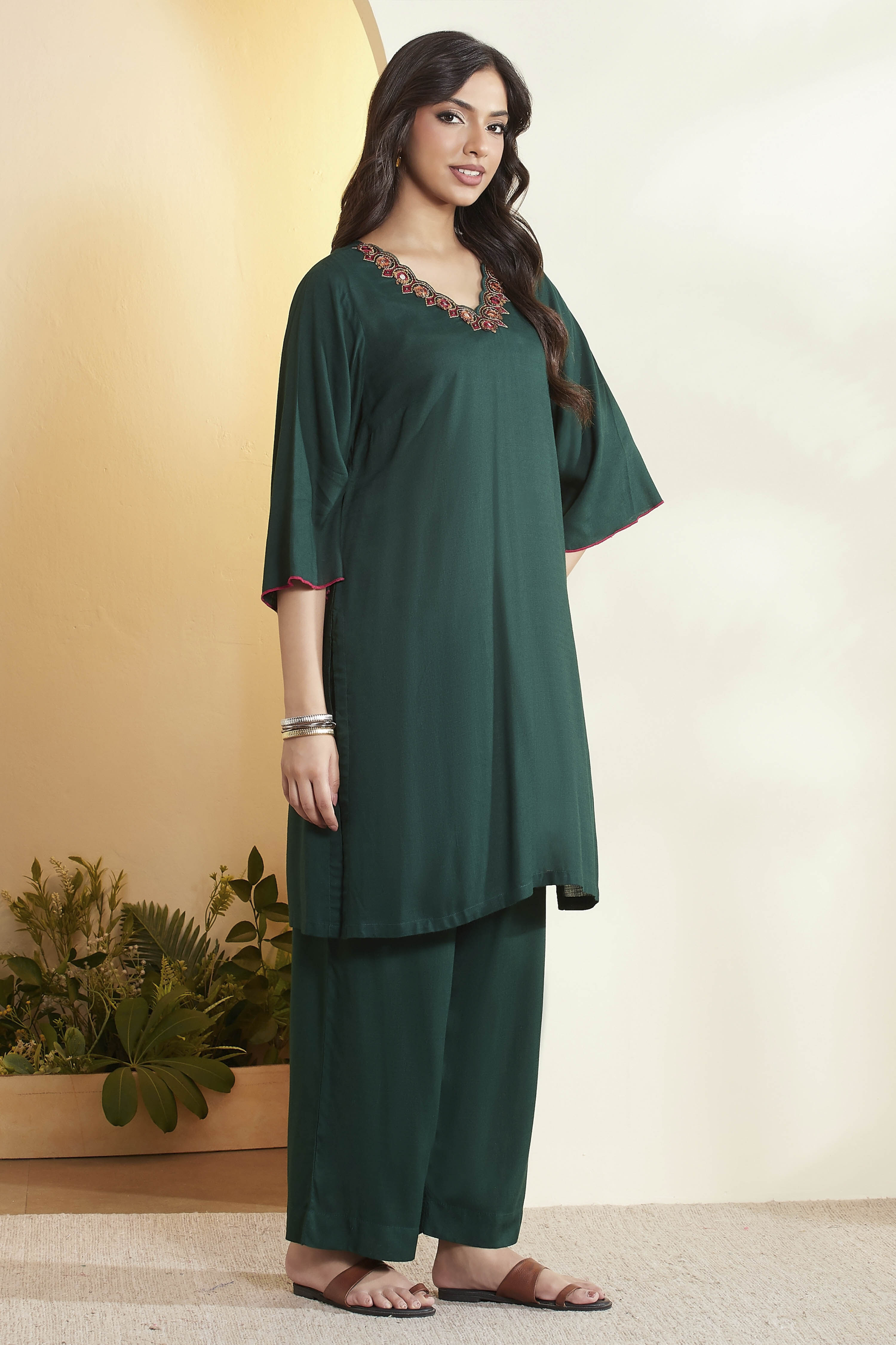 Green Viscose Rayon Yoke Design Solid Straight Kurta Set image number 5
