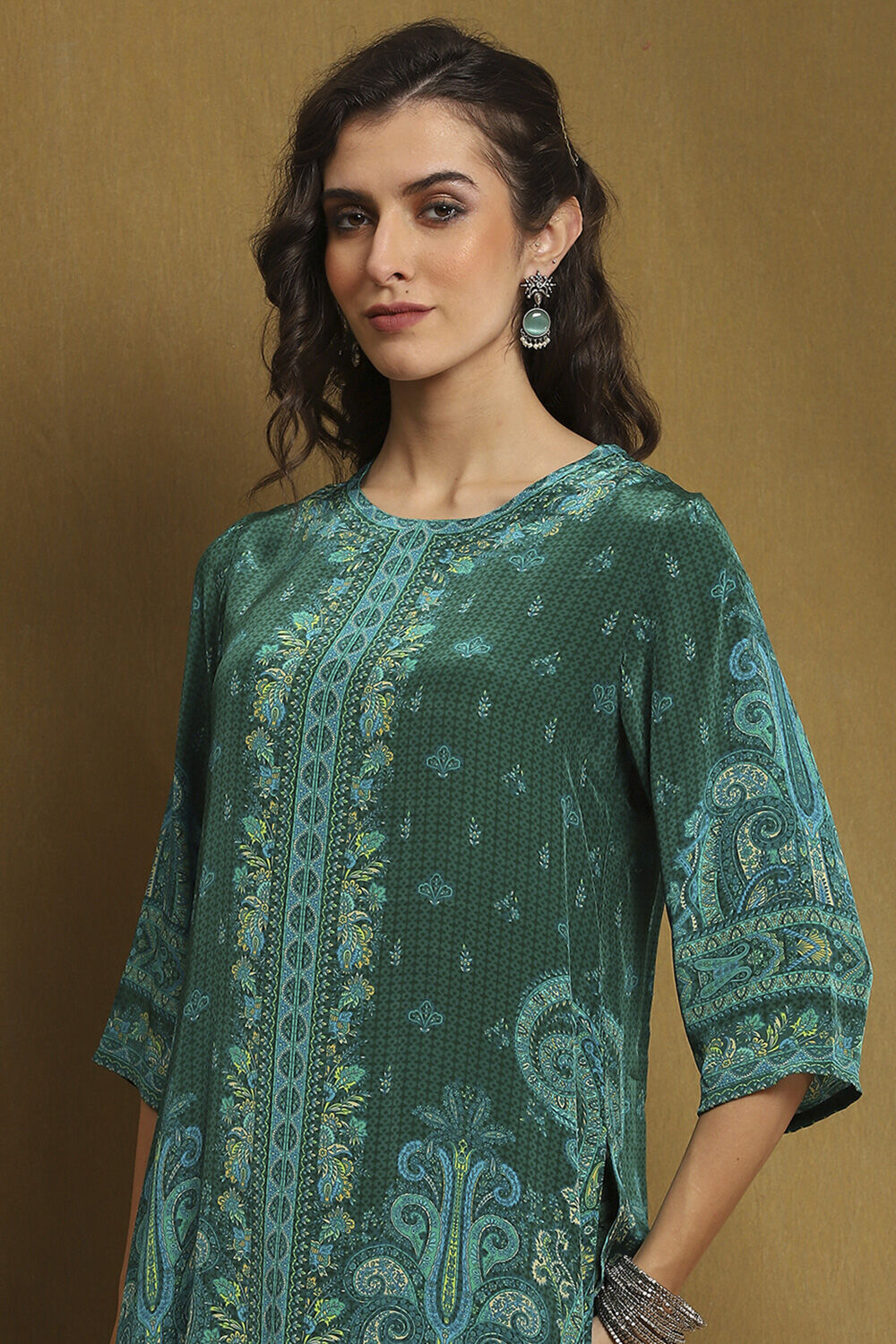 Green Crepe Printed Straight Kurta Set image number 7
