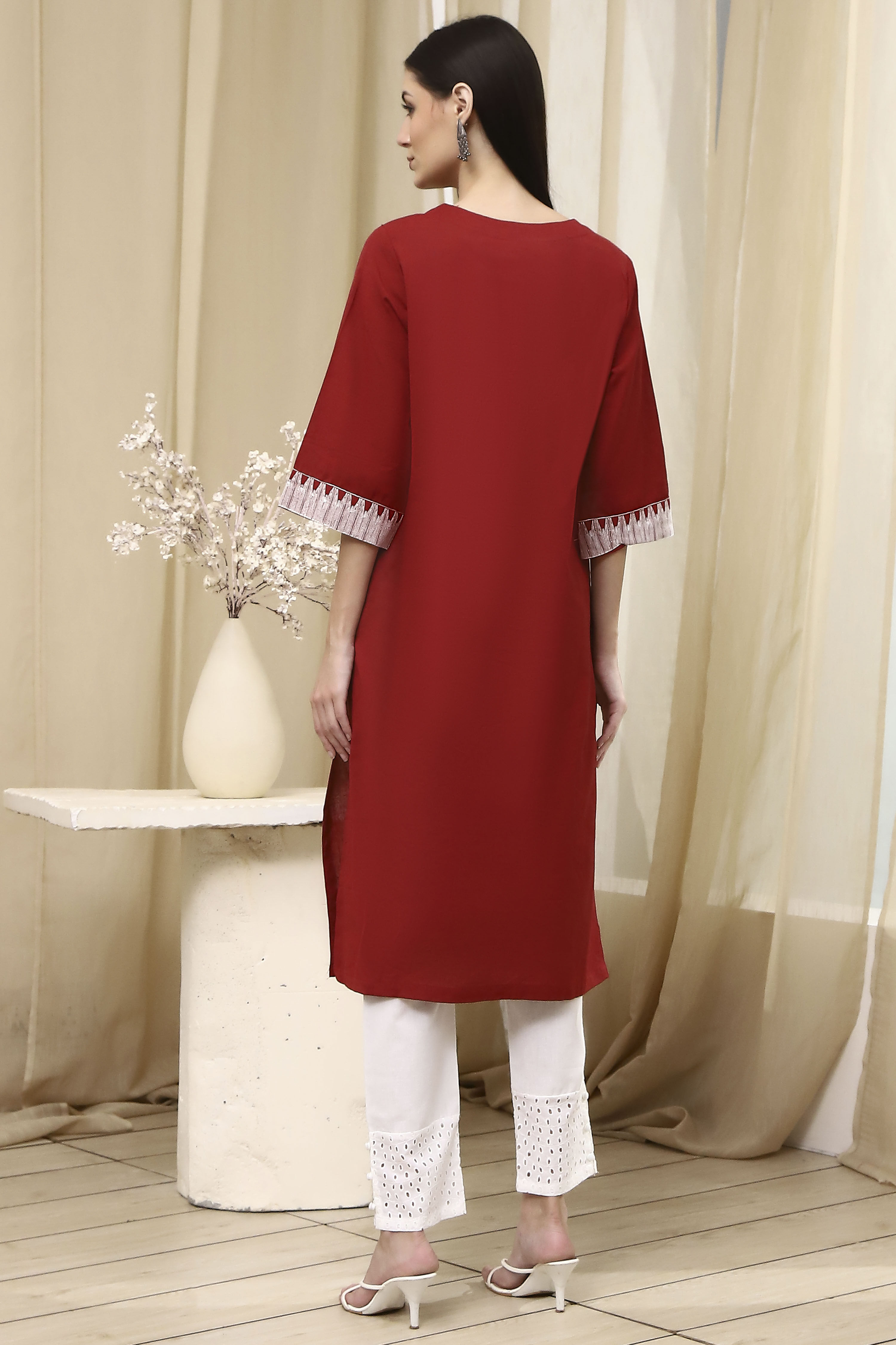 Maroon Cotton Dyed Straight Kurta image number 3