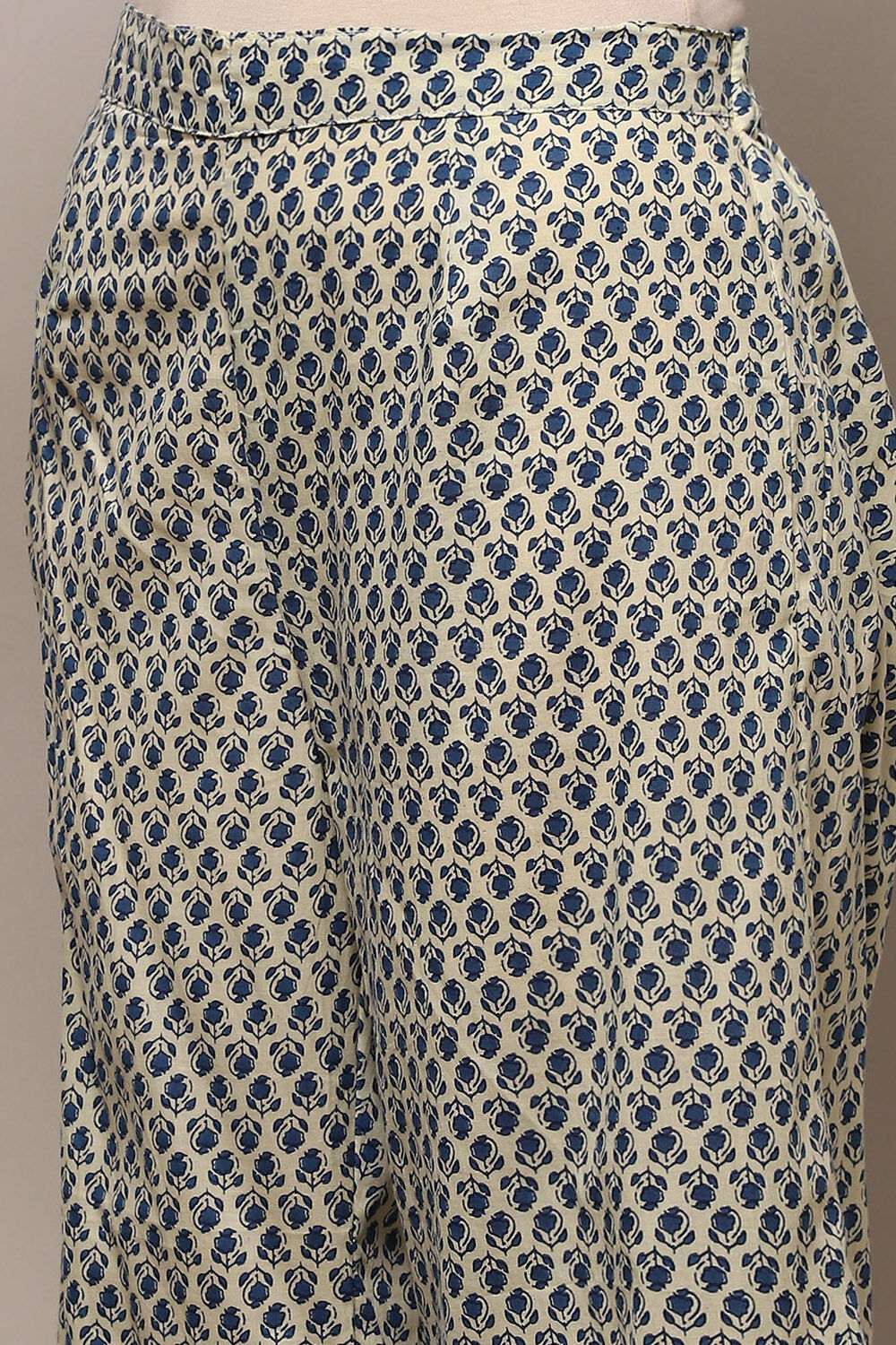 Blue Cotton Floral Screen Printed Unstitched Suit Set image number 3