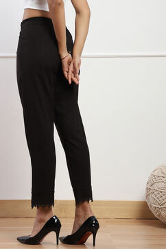 Black Cotton Slim Solid Pants image number 5
