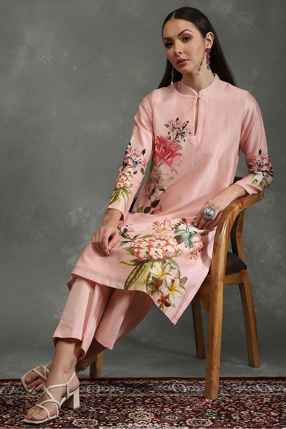 Light Pink Silk Chanderi Floral Straight Kurta SetLight Pink Silk Chanderi Floral Straight Kurta Set-image-27