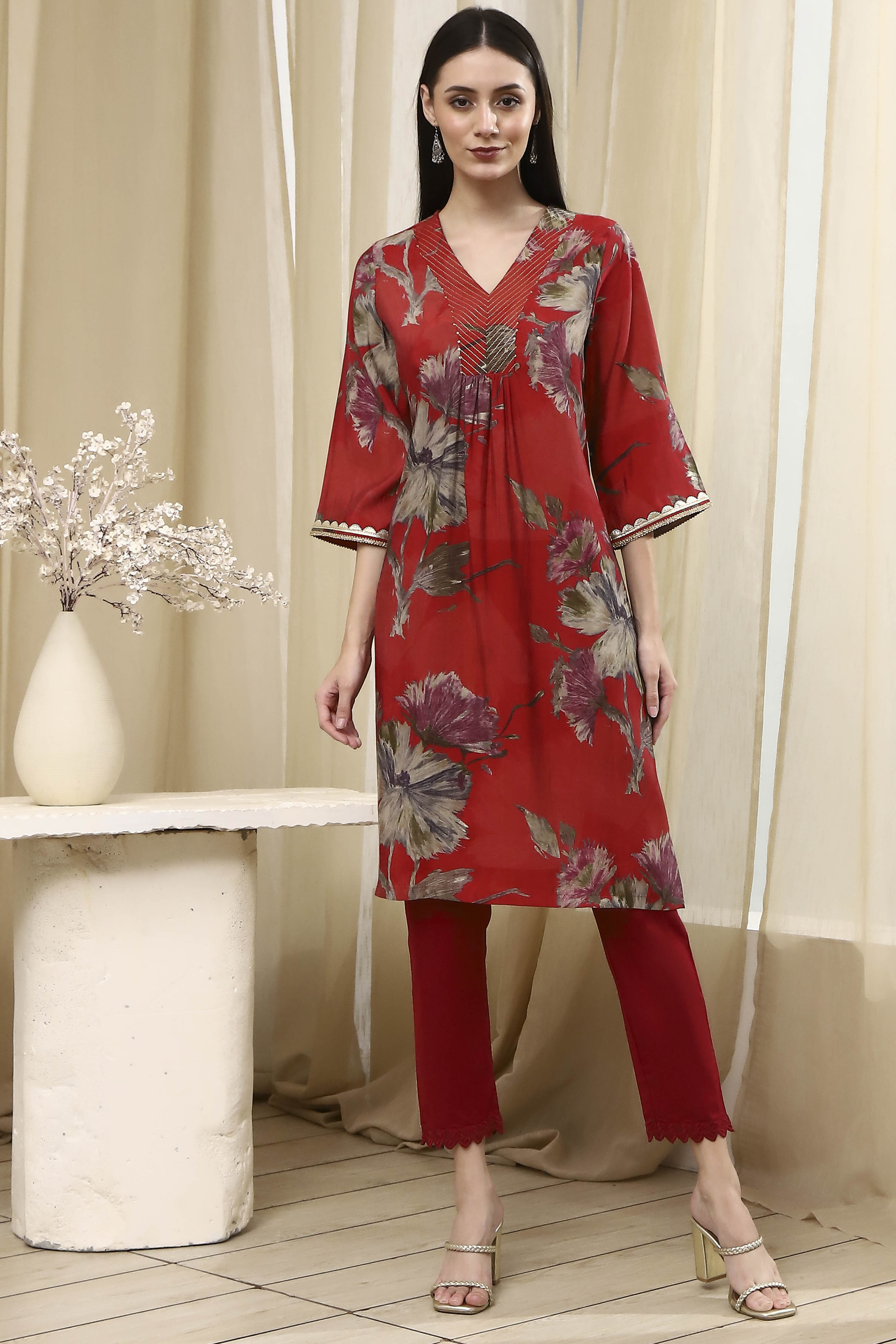 Coral Red Floral Printed Straight Kurta image number 5