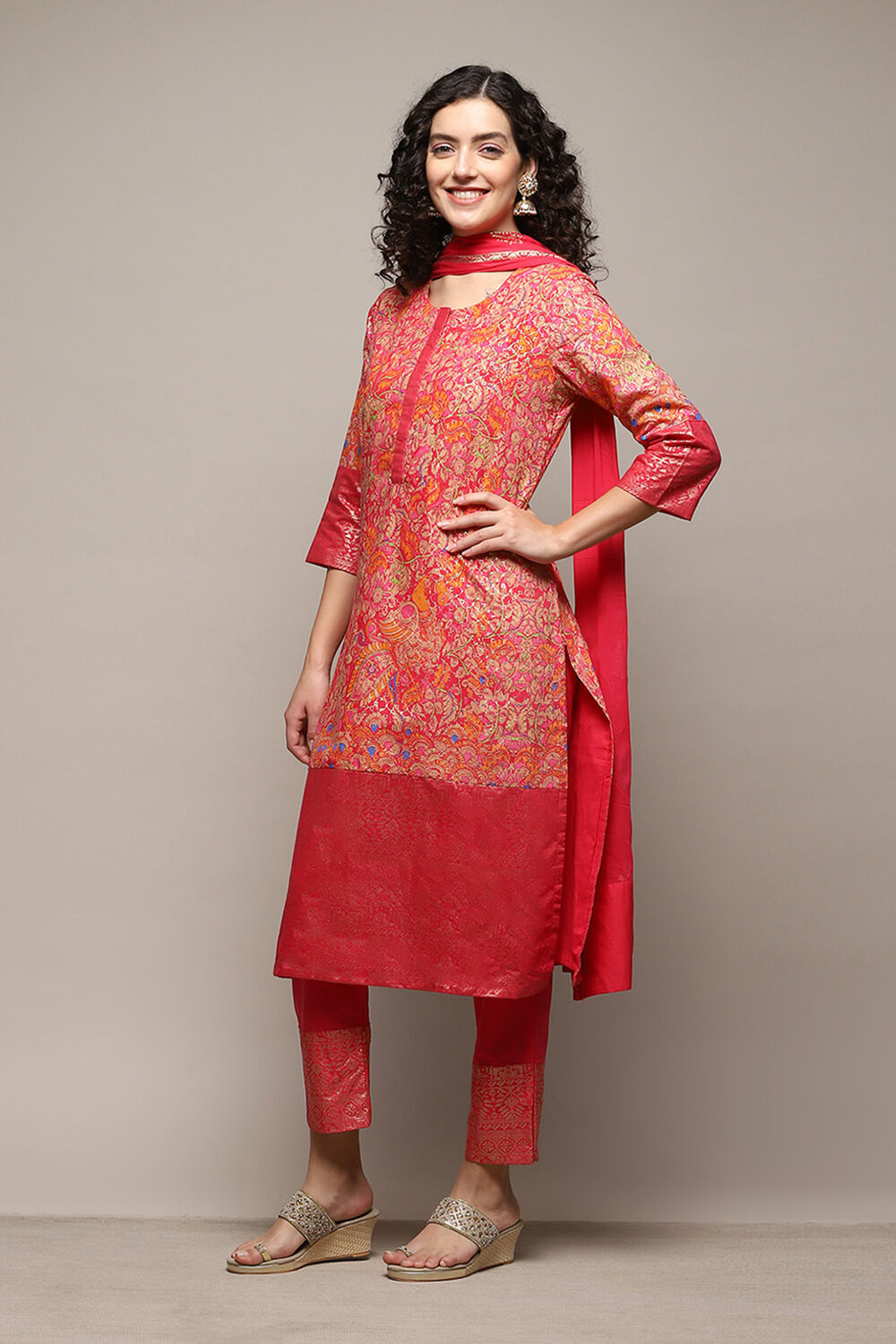 Pink & Purple Voile Straight Printed Kurta Slim Pant Suit Set image number 4